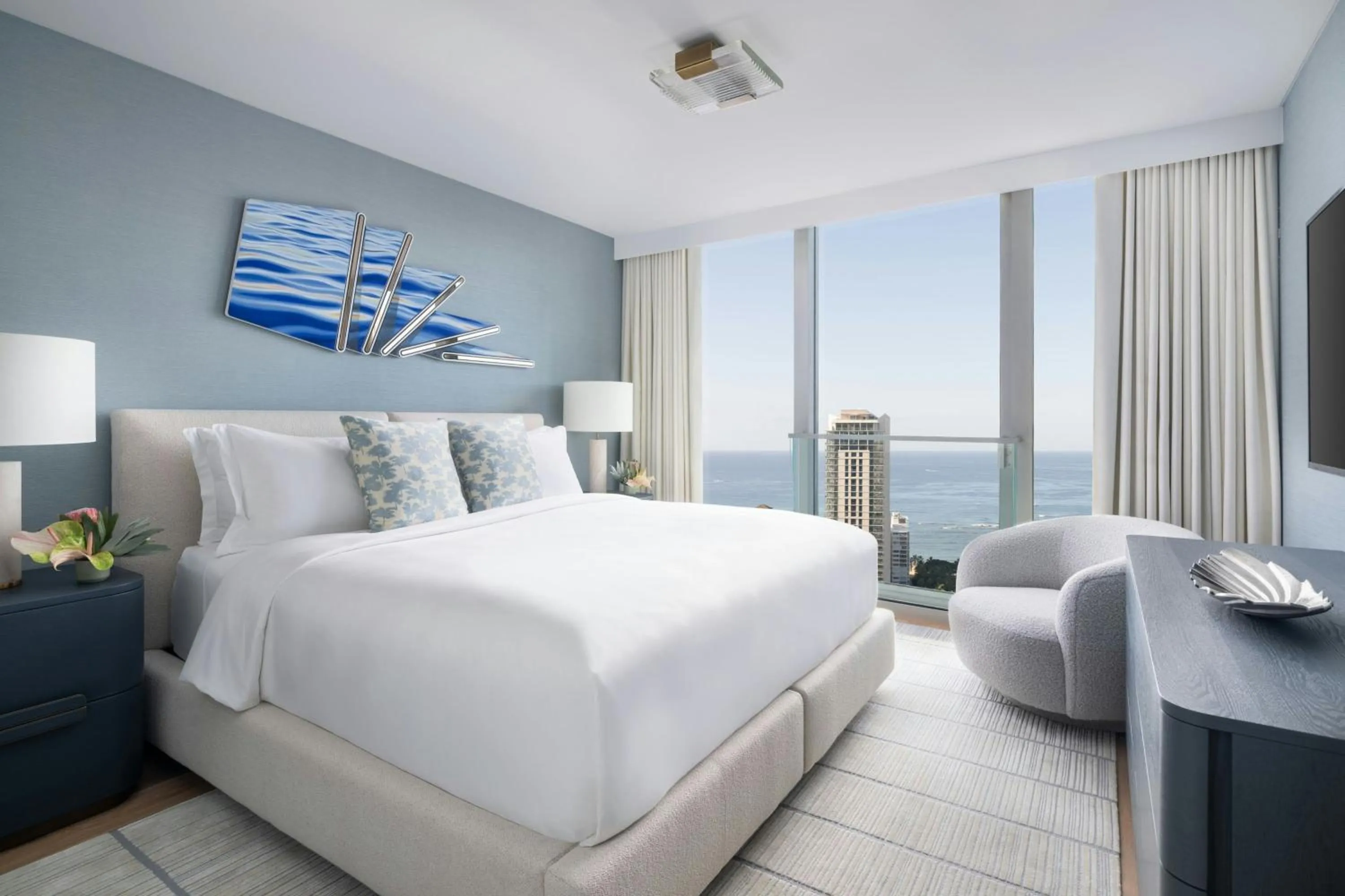Bedroom, Bed in The Ritz-Carlton Residences, Waikiki Beach Hotel
