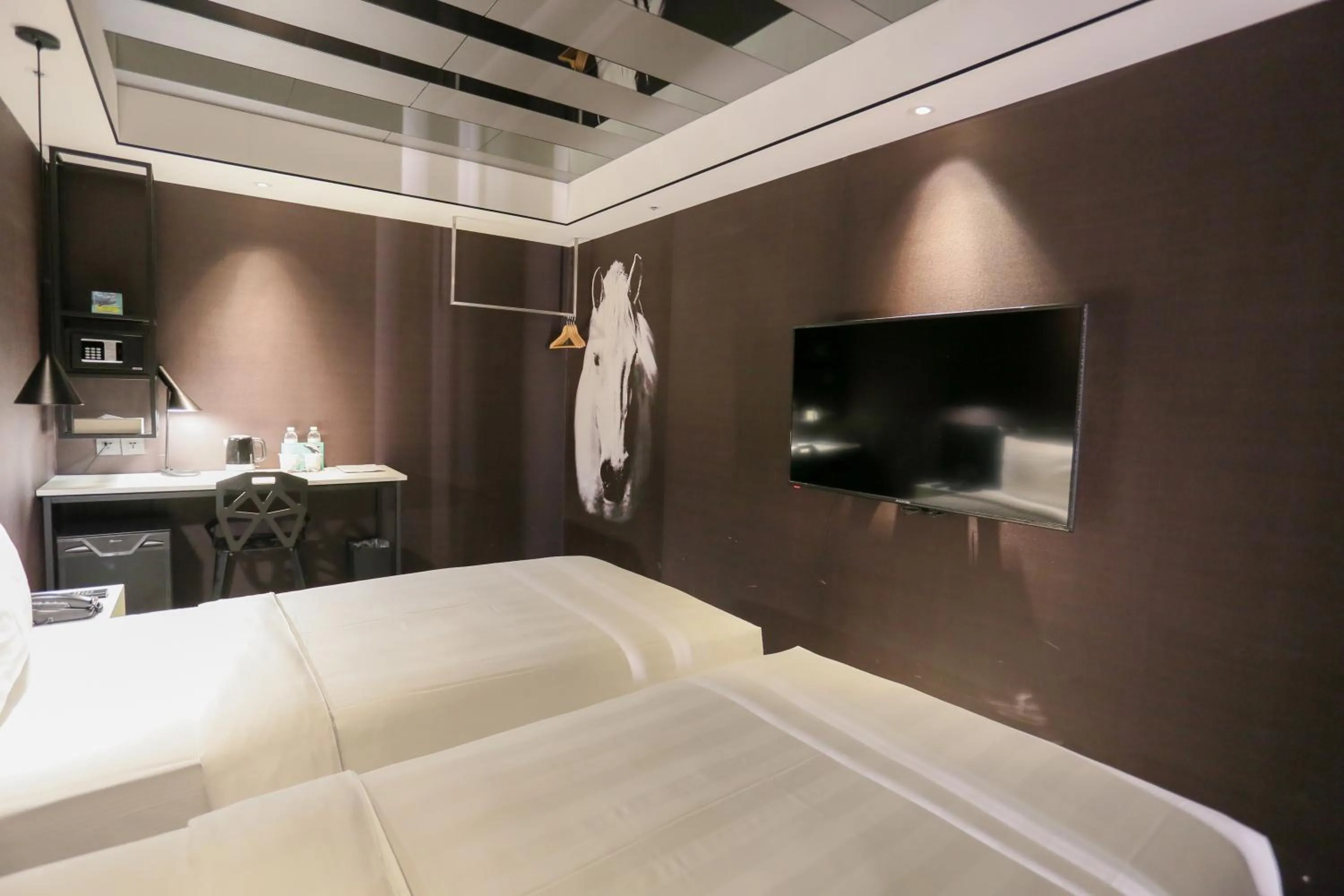 Photo of the whole room, Bed in Hotel PaPa Whale