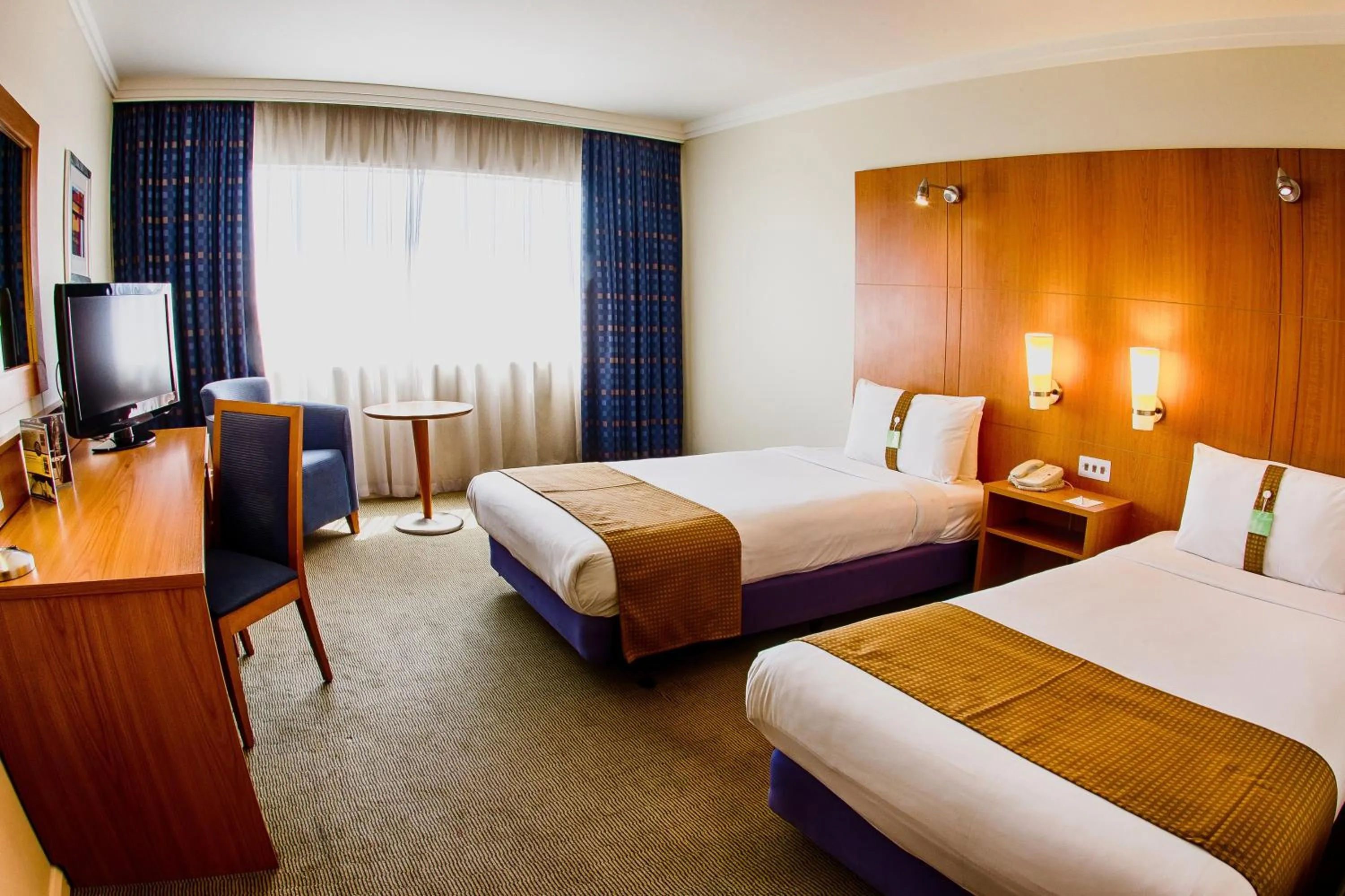 Photo of the whole room in Holiday Inn London - Heathrow M4Jct.4