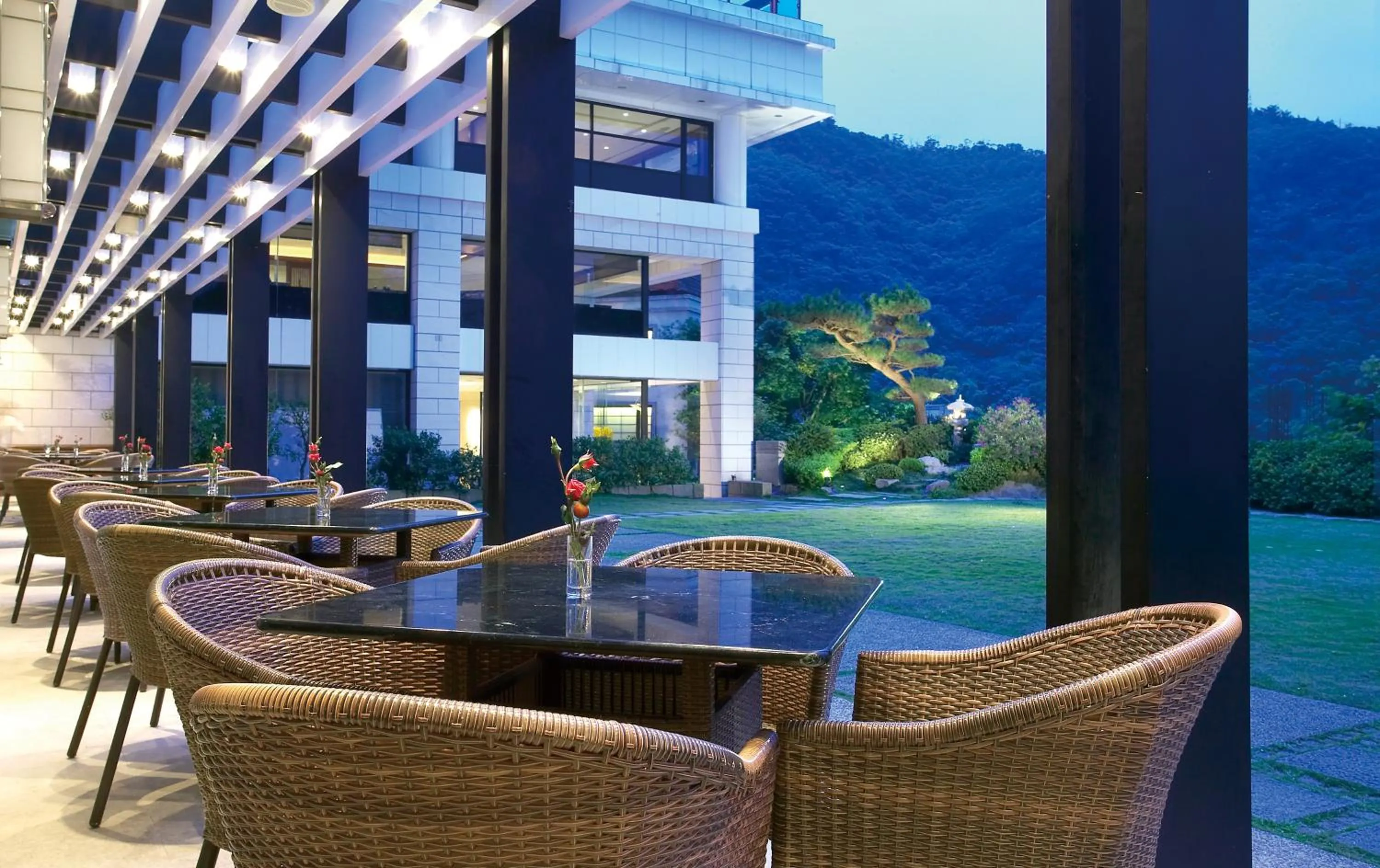 Restaurant/places to eat in Spring City Resort