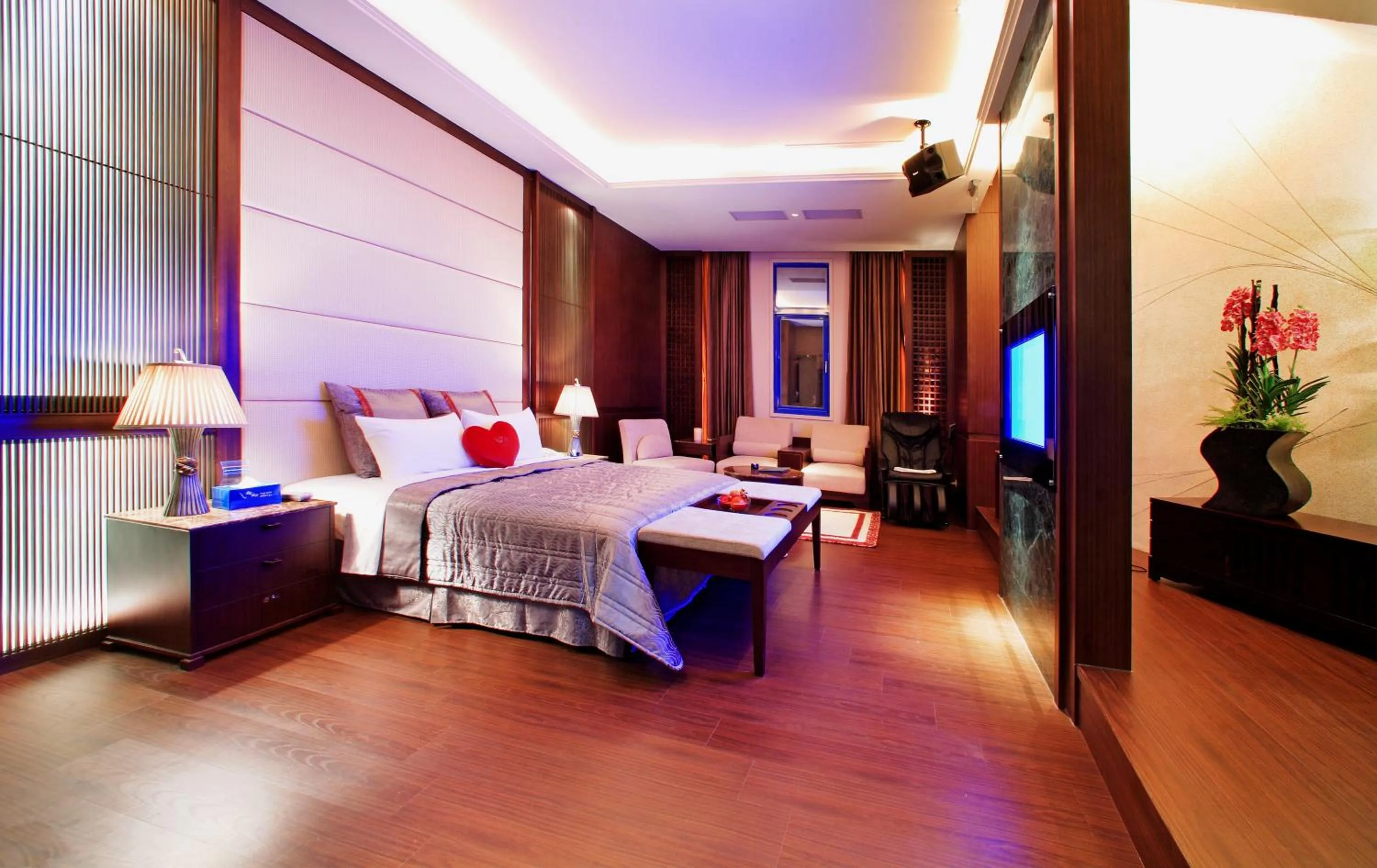 Photo of the whole room, Bed in Blue Coast Spa Motel