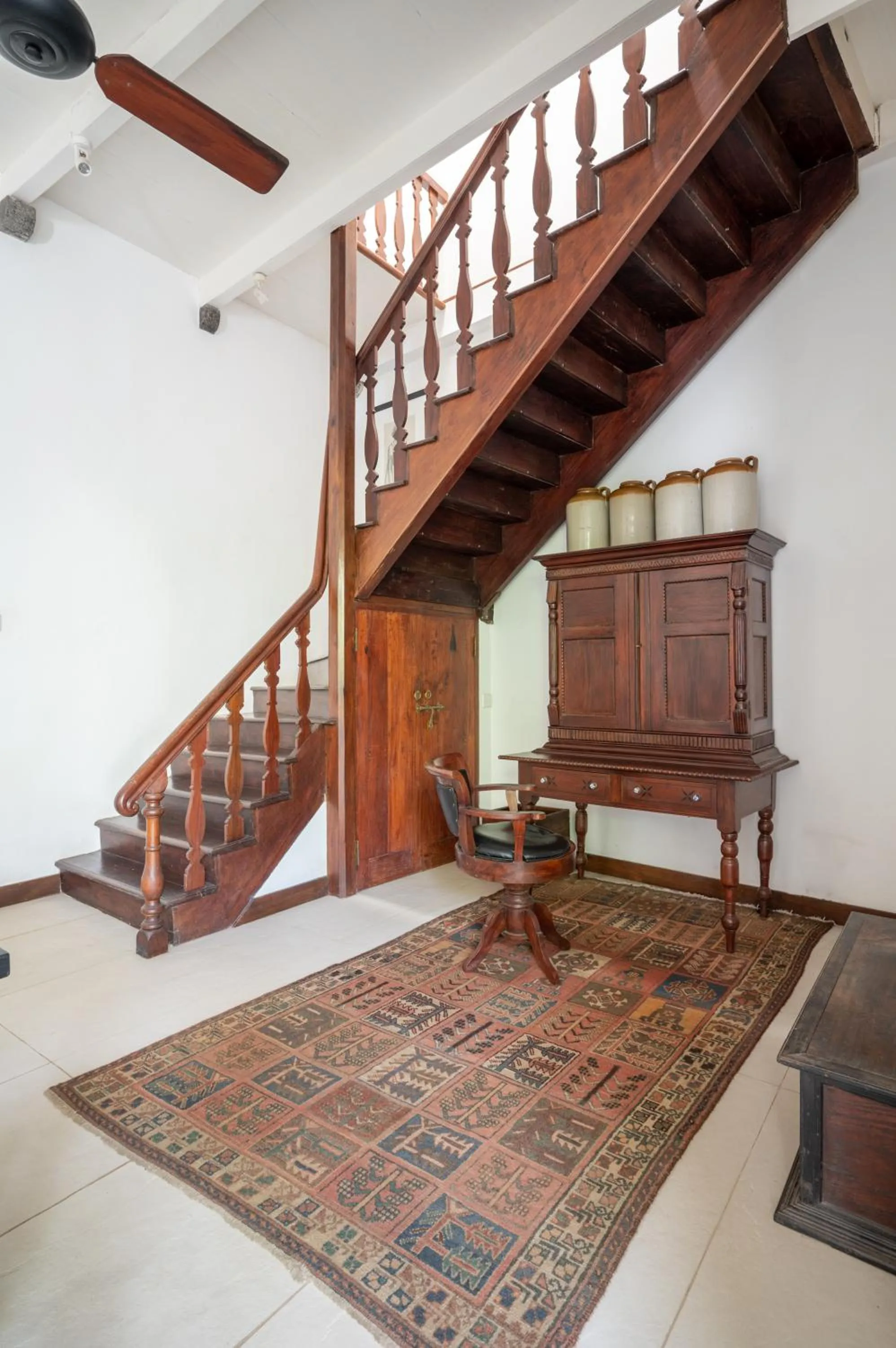 Property building in 42 Lighthouse Street