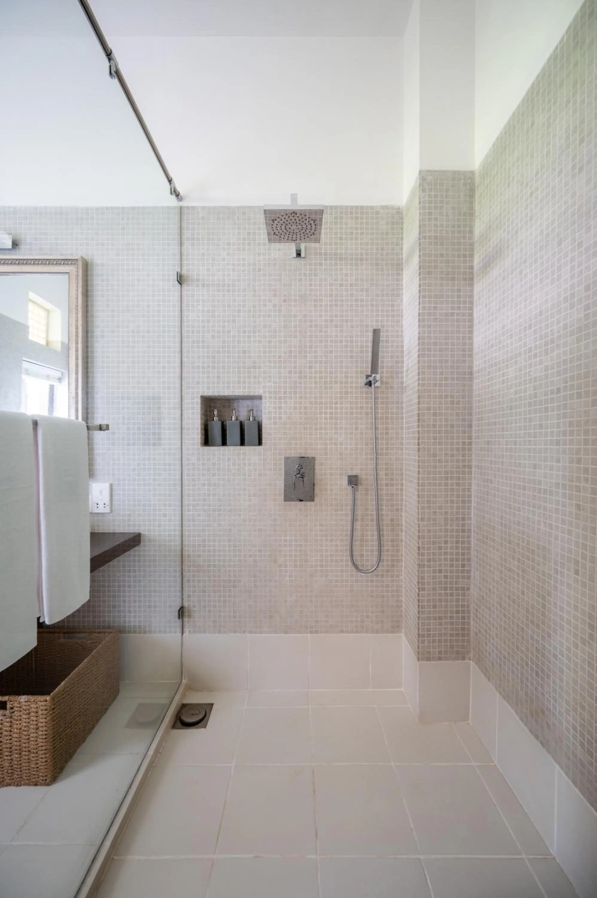 Bathroom in 42 Lighthouse Street