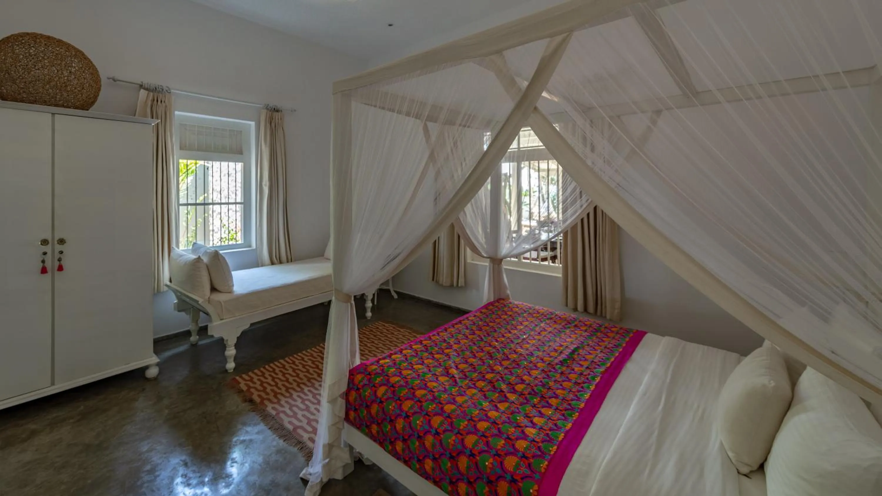 Bed in Taru Villas 906 - Hikkaduwa