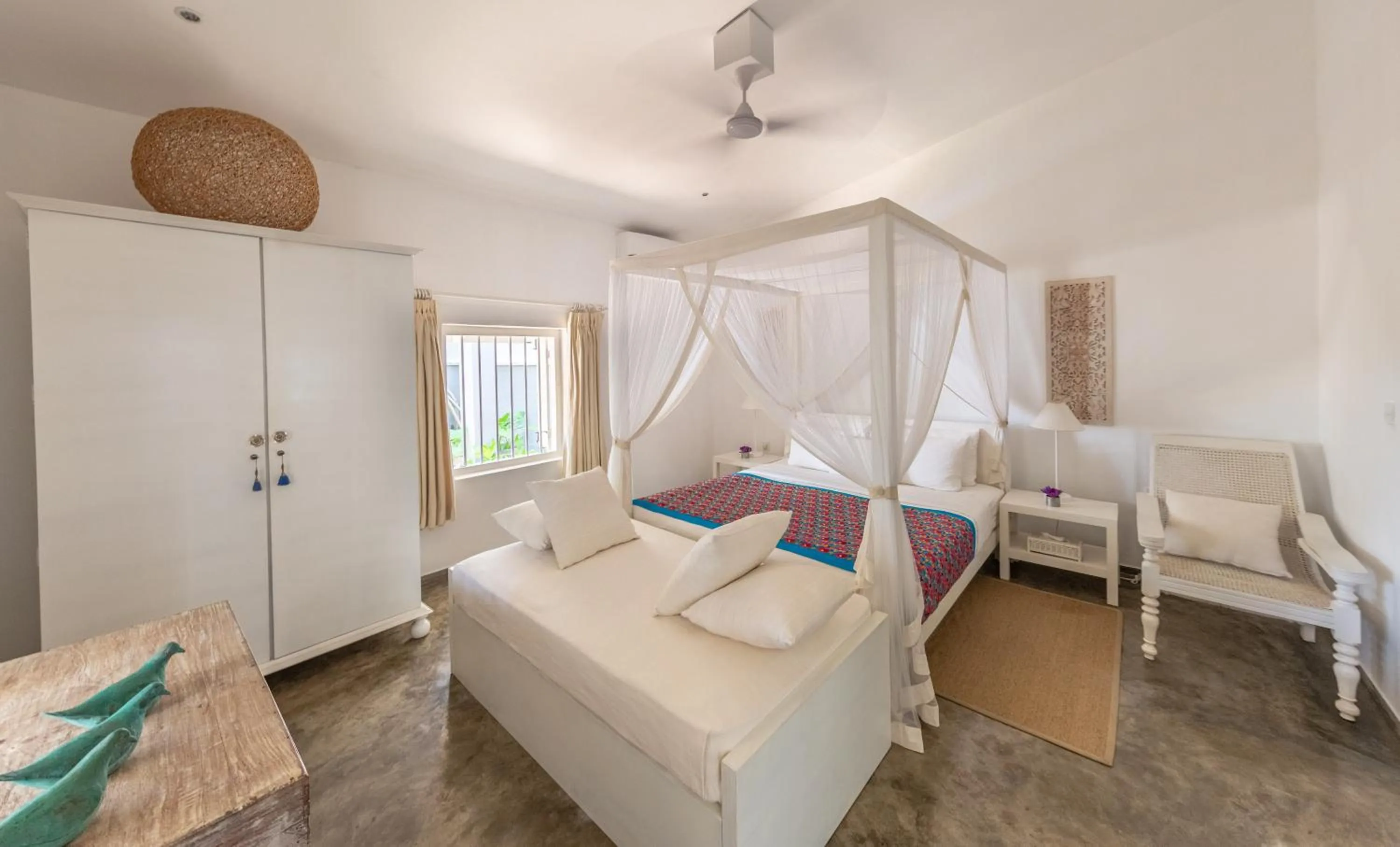 Photo of the whole room, Bed in Taru Villas 906 - Hikkaduwa