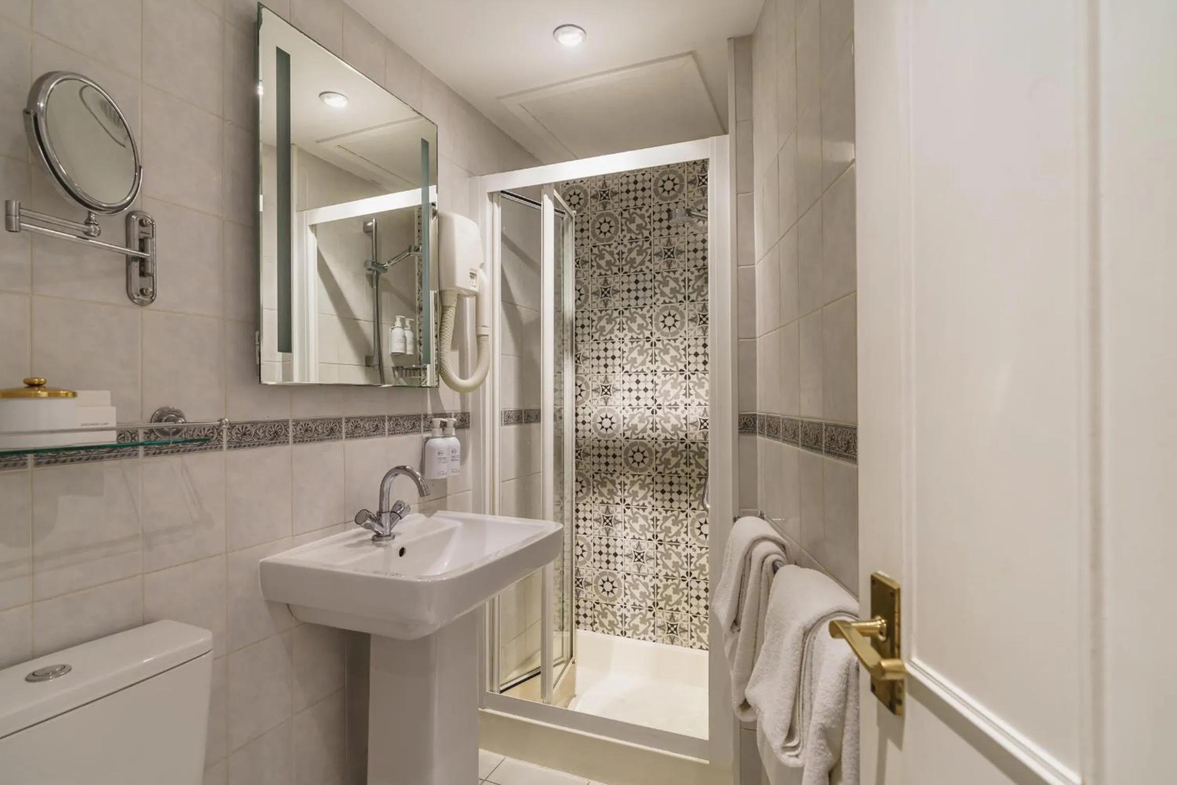 Shower in The Kennard