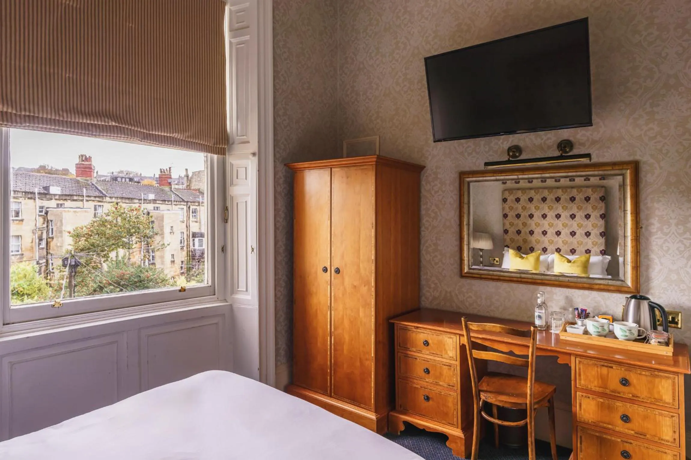 Bedroom, Bed in The Kennard