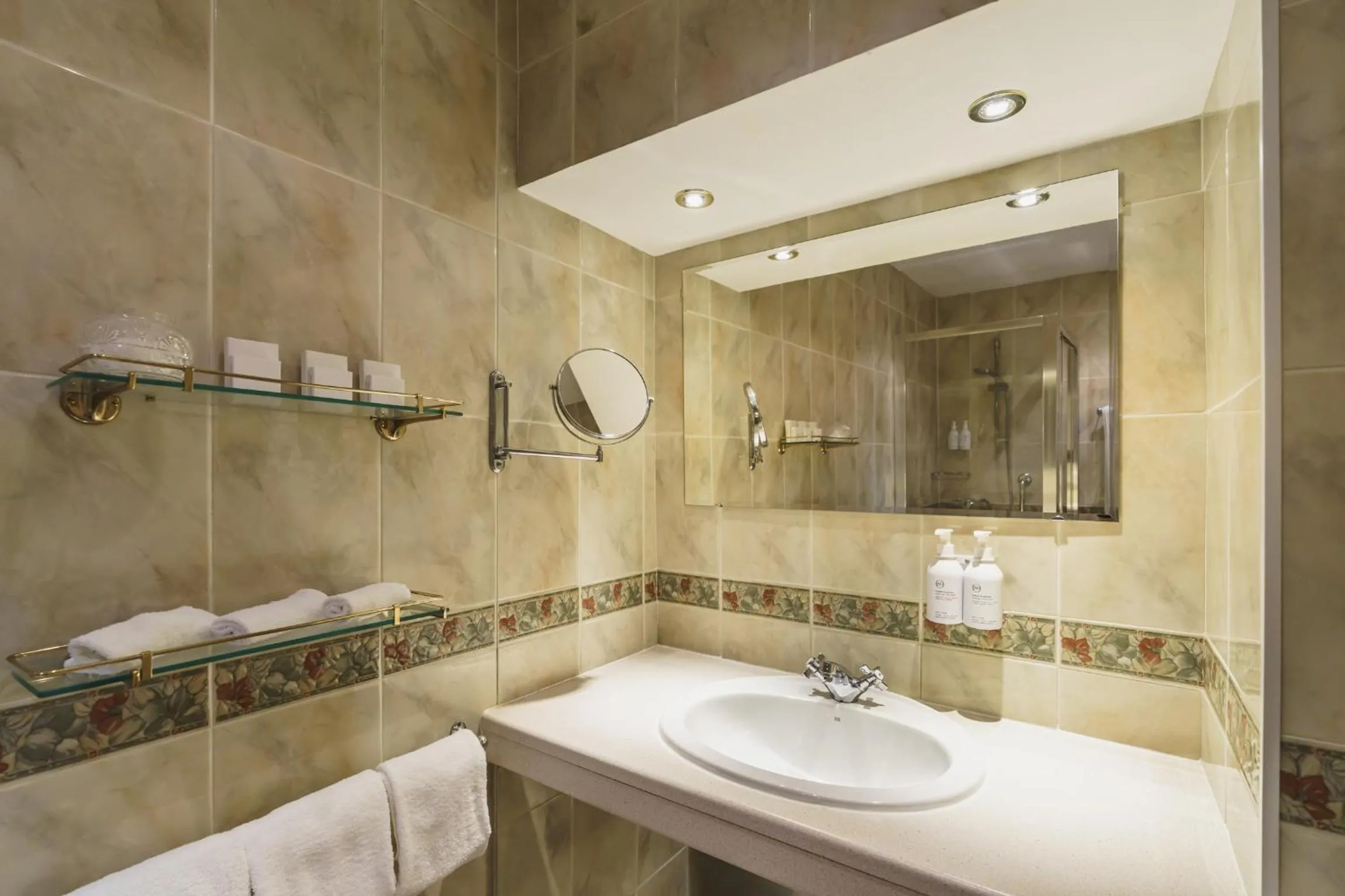 Shower in The Kennard