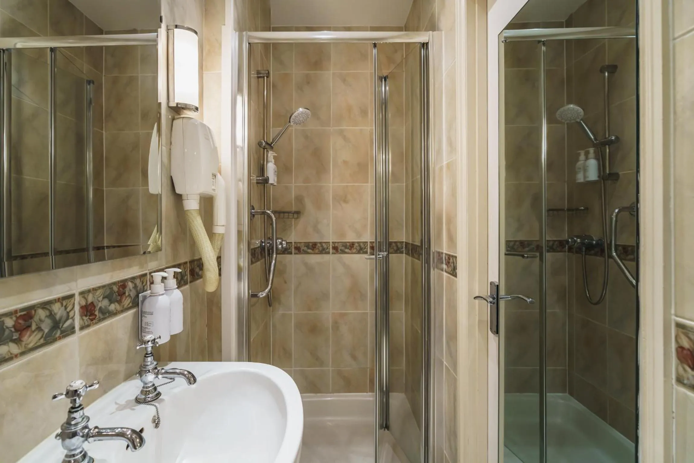 Shower in The Kennard