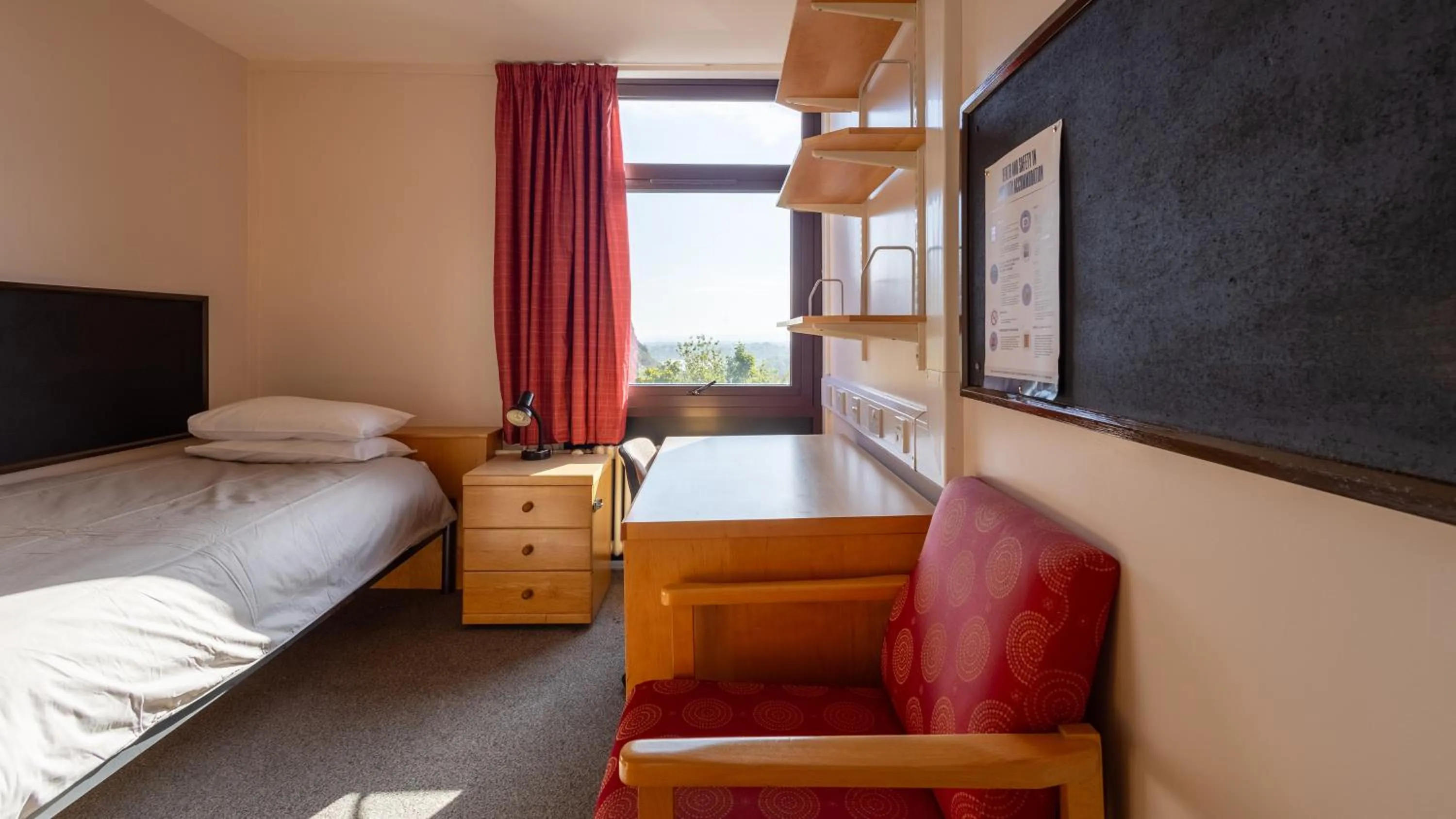 Bedroom in Summer Stays at The University of Edinburgh