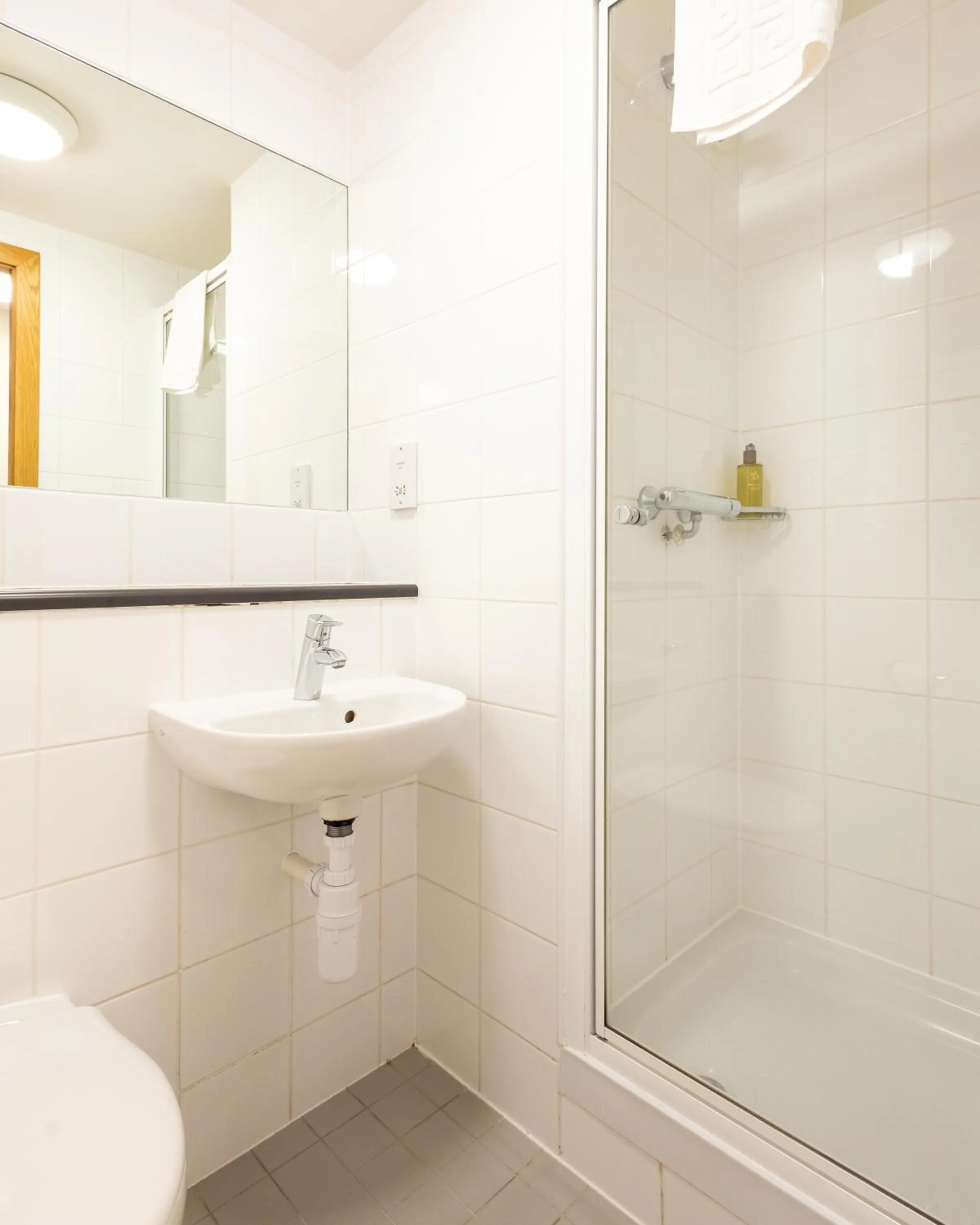 Bathroom in Summer Stays at The University of Edinburgh