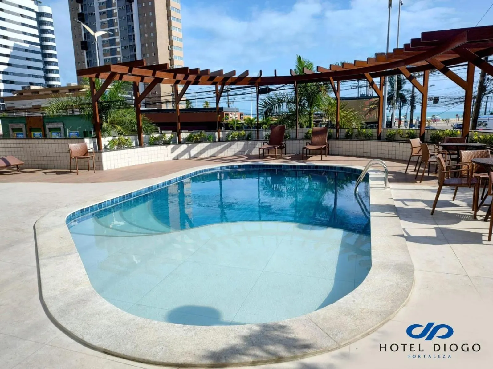 Swimming pool in Hotel Diogo
