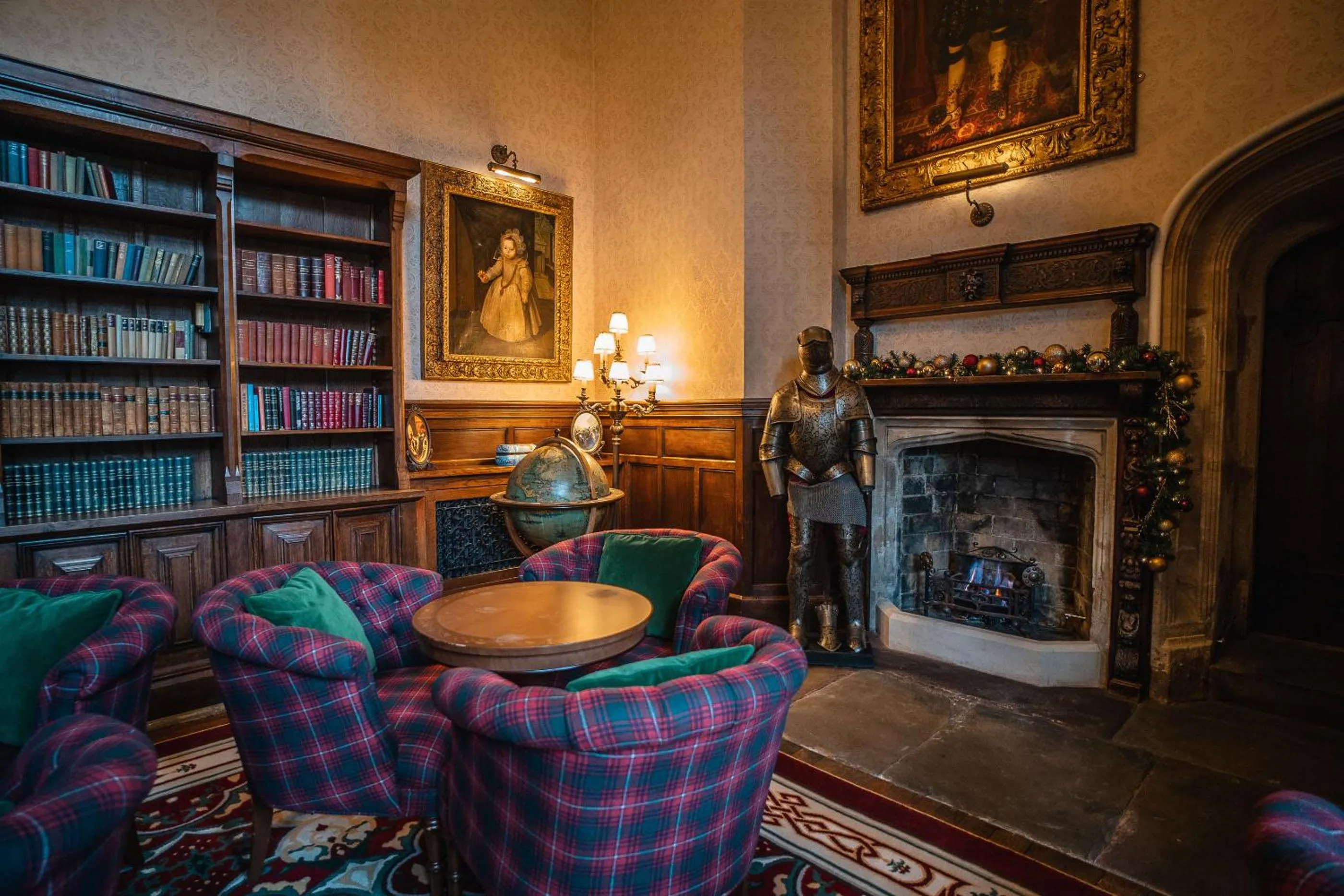 Lounge or bar in Thornbury Castle - A Relais & Chateaux Hotel