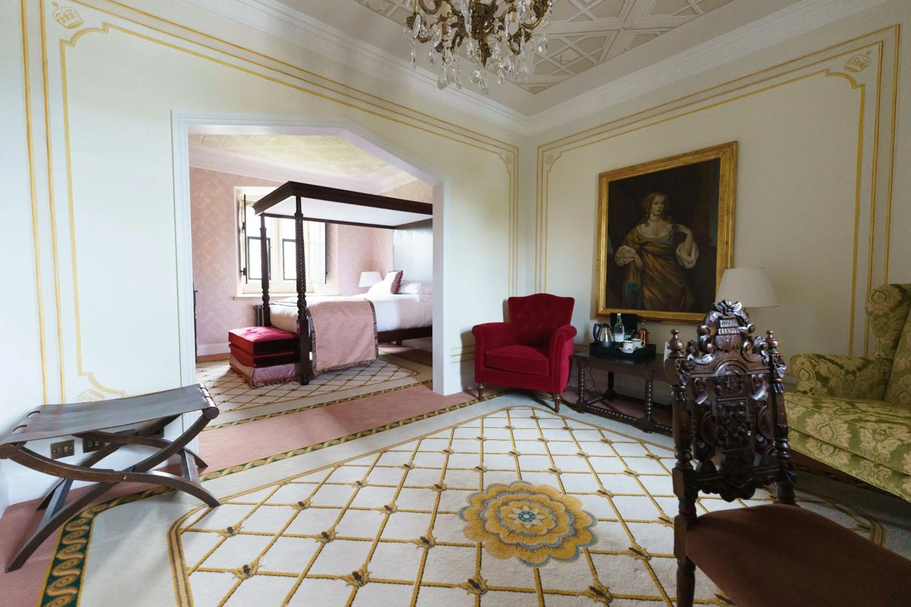 Bed in Thornbury Castle - A Relais & Chateaux Hotel