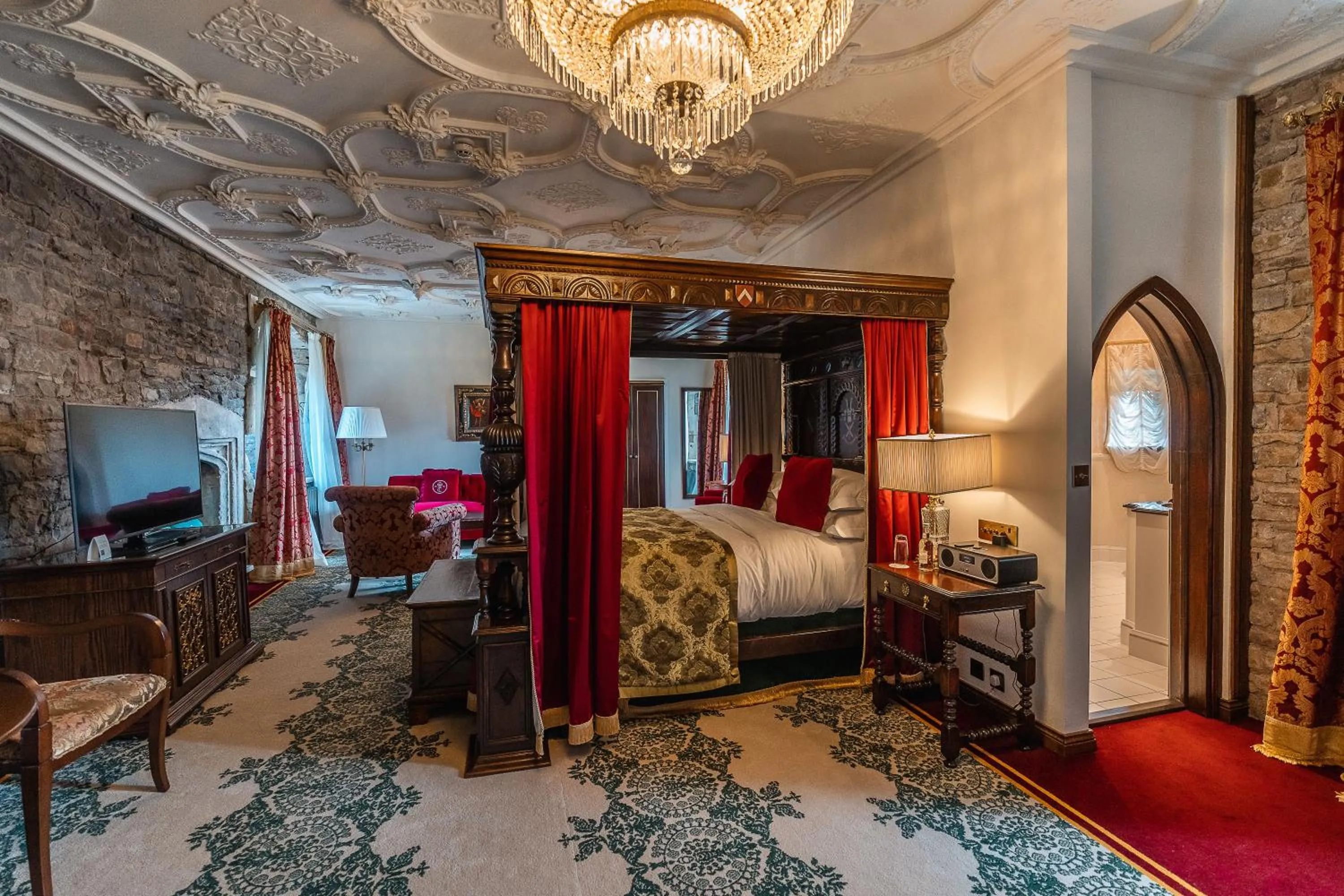 Bed in Thornbury Castle - A Relais & Chateaux Hotel