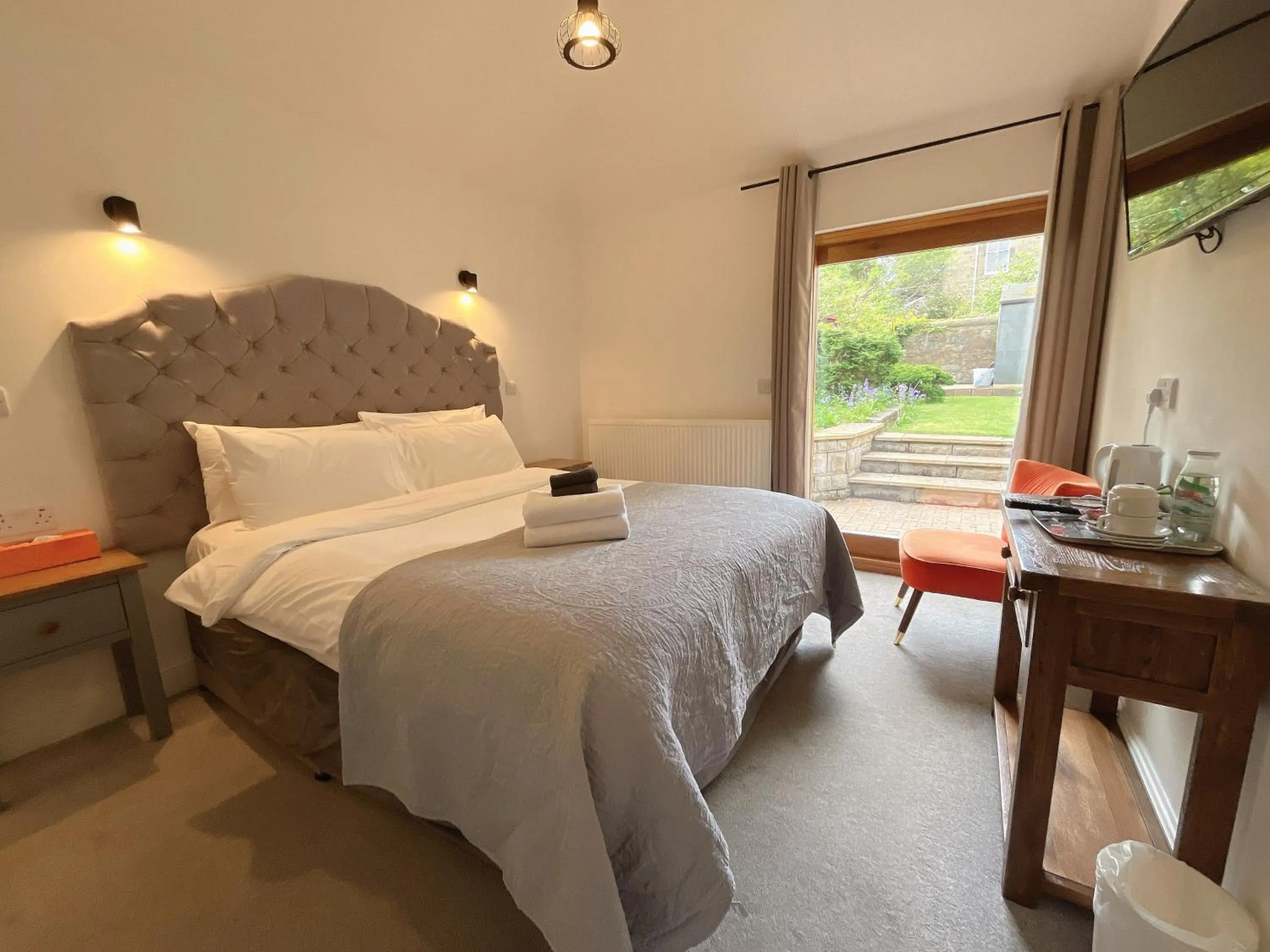 Bed in Allison House 16