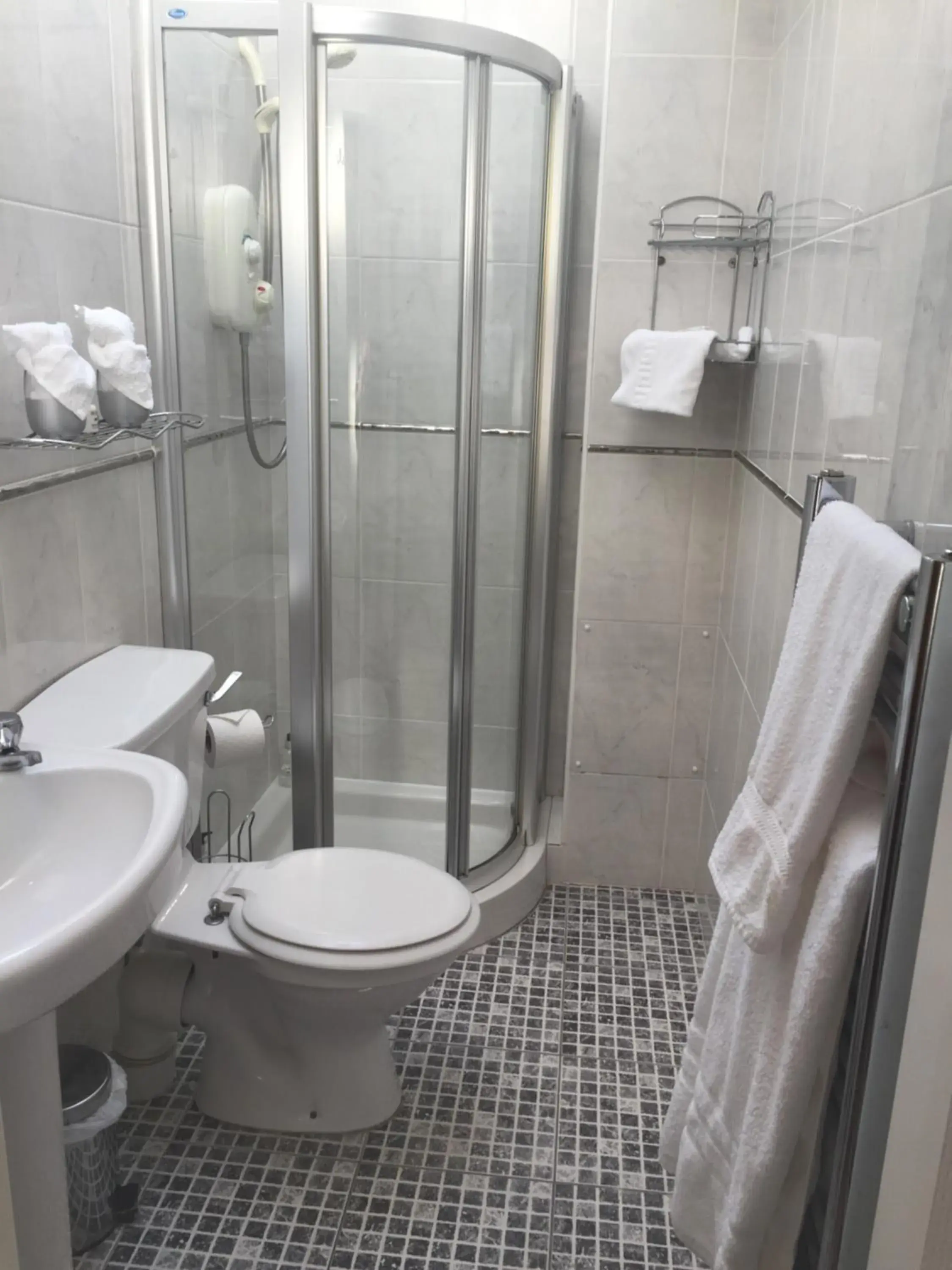 Comfort Triple Room in Allison House 16 Comfort Triple Room in Allison House 16