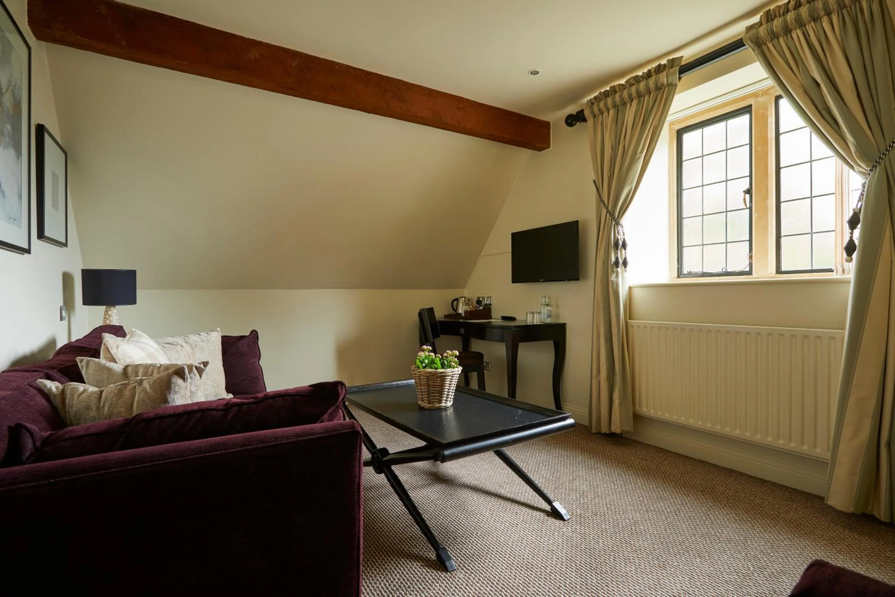 Bedroom in The Slaughters Country Inn
