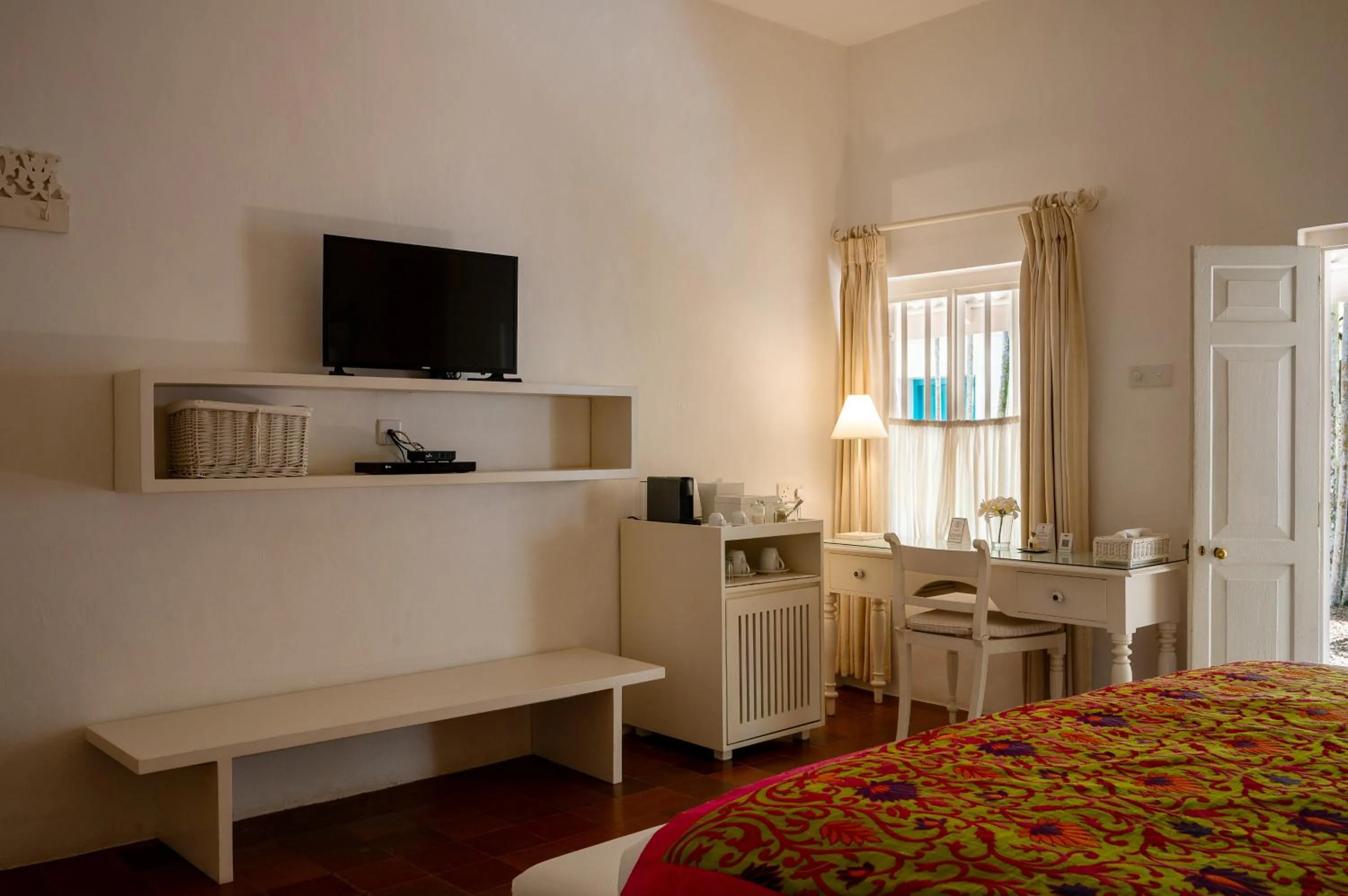 Bed in Nyne Hotels Rock Villa - Bentota