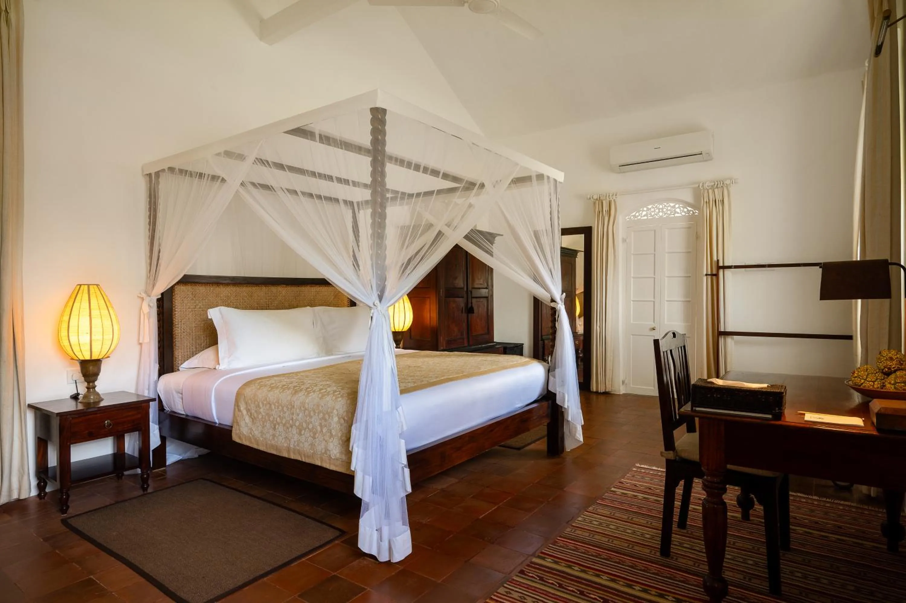 Bed in Nyne Hotels Rock Villa - Bentota