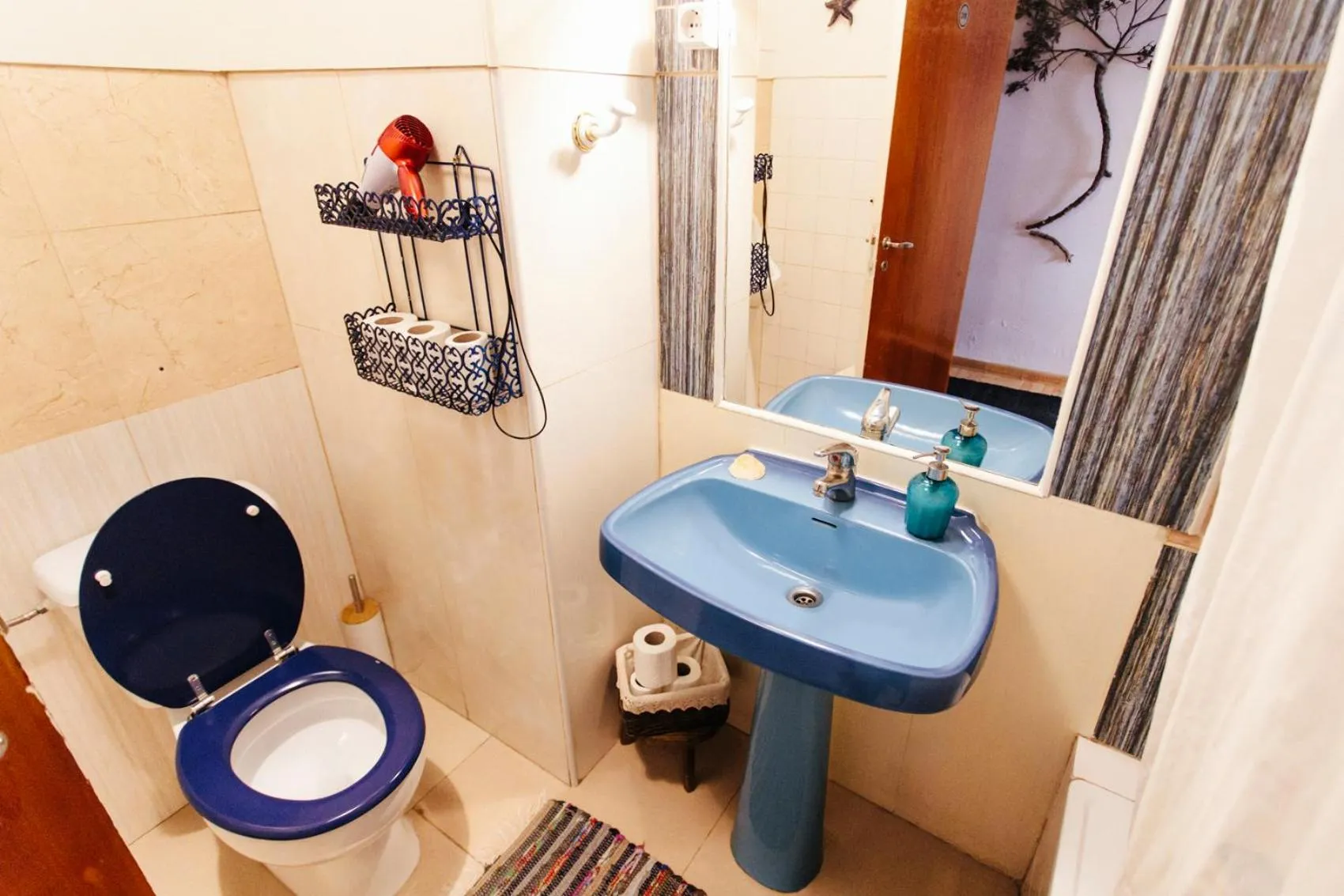 Bathroom in Olive Hostel Lagos