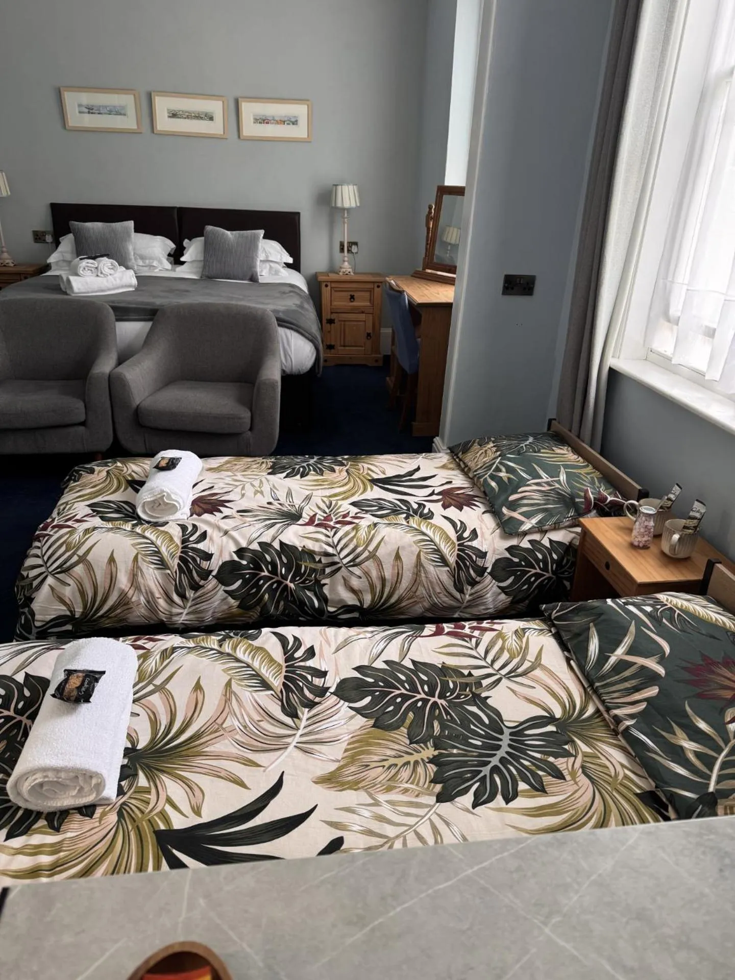 Family, Bed in The Shirley