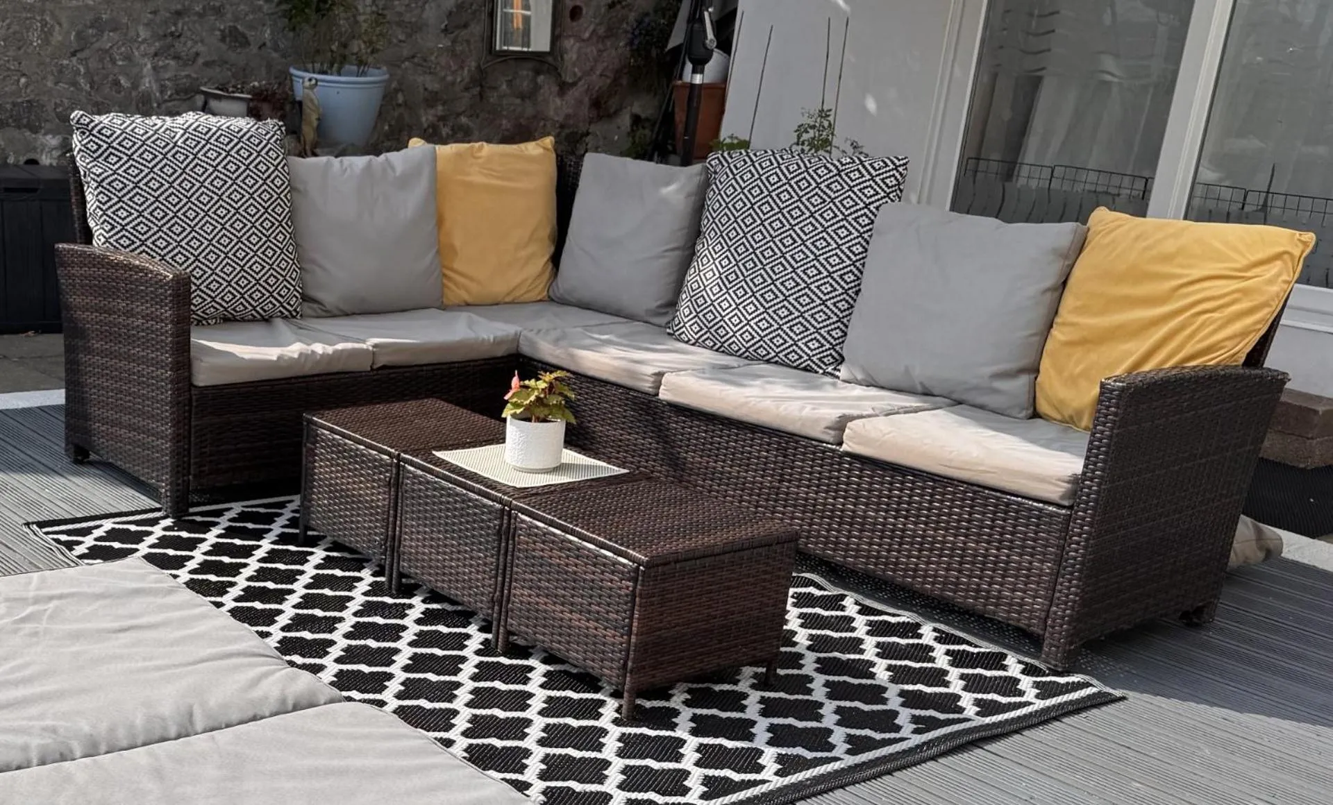 Seating area in The Shirley