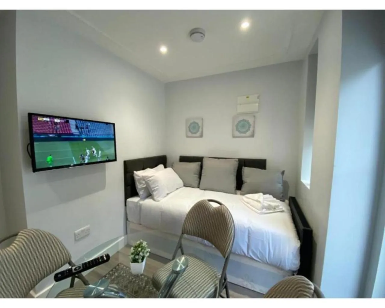 Bedroom, Bed in MSK Superior