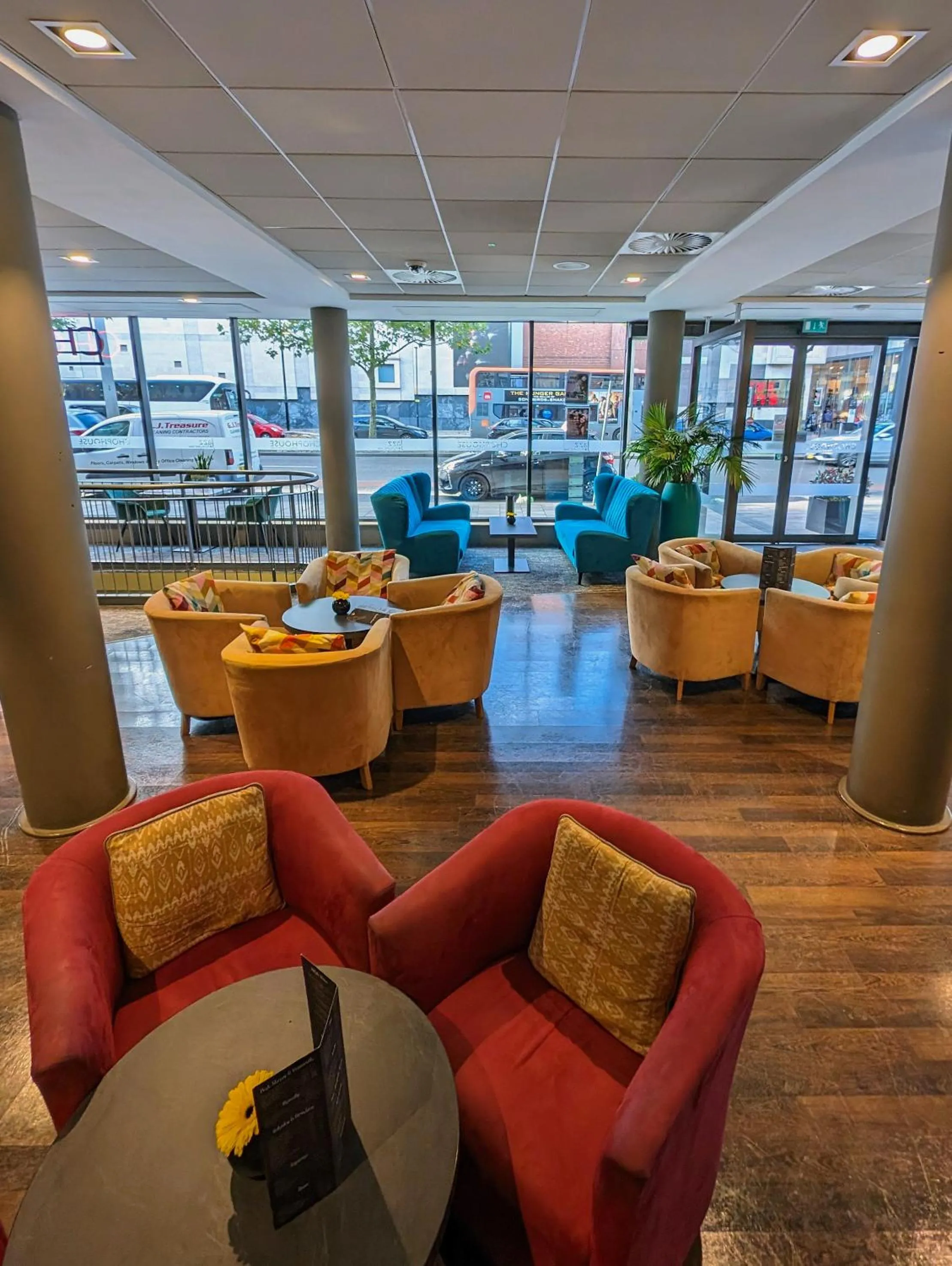 Lounge or bar in Future Inn Bristol