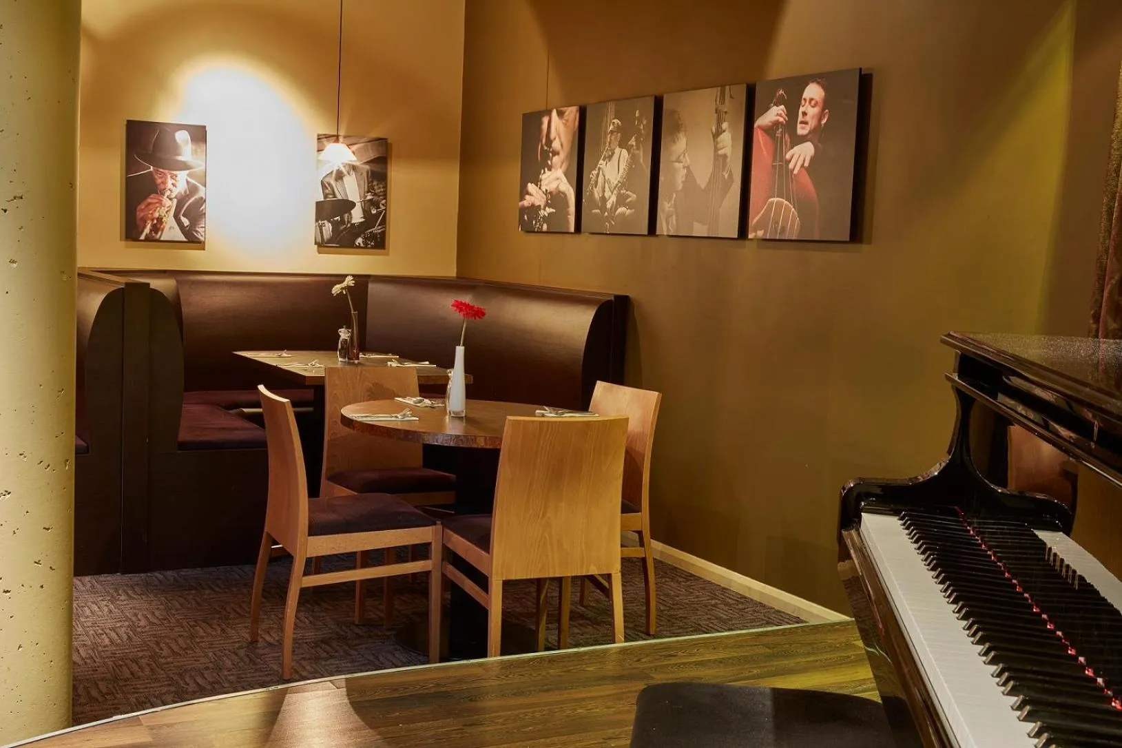 Lounge or bar in Future Inn Bristol