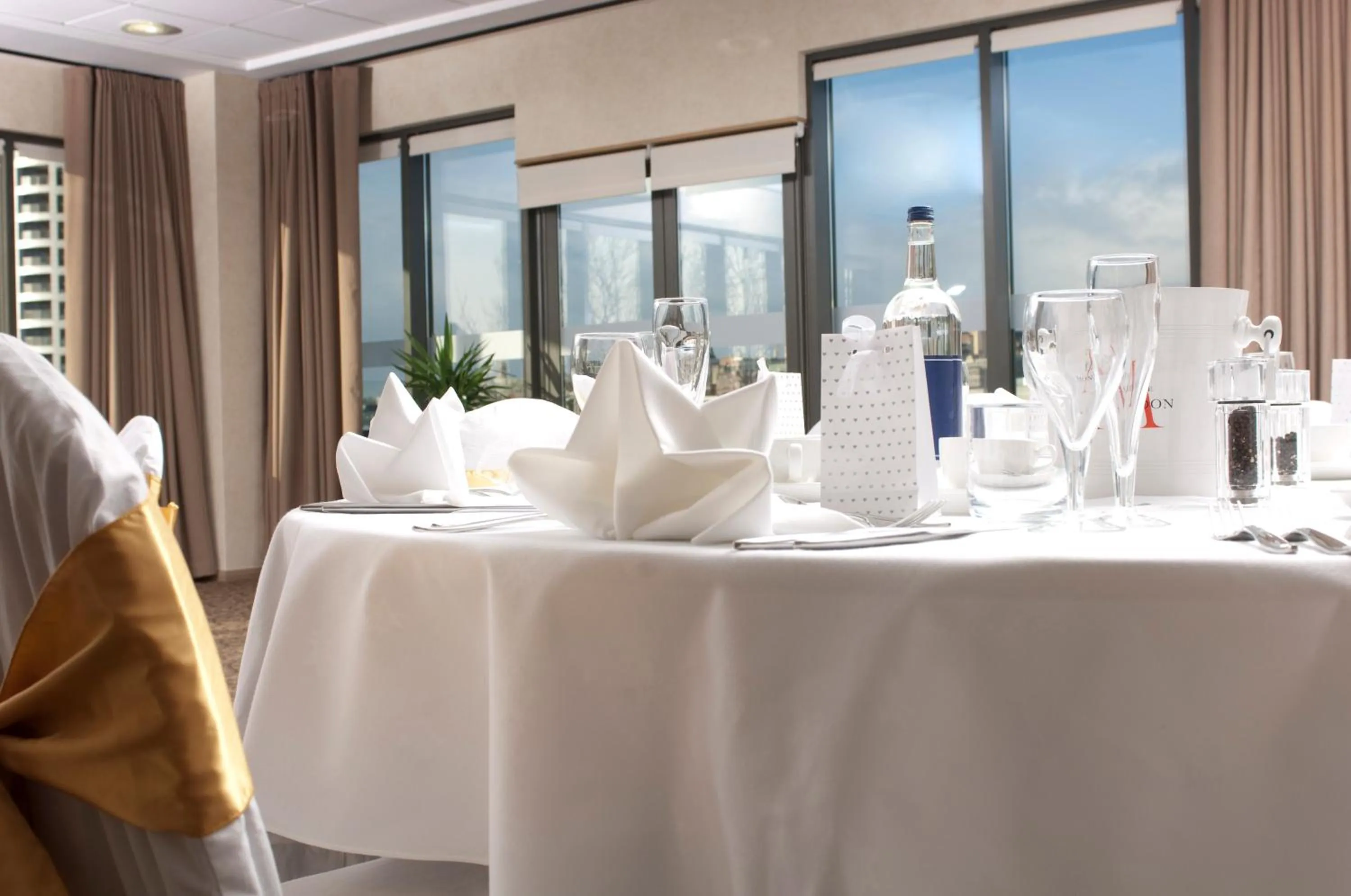 Restaurant/places to eat in Future Inn Bristol