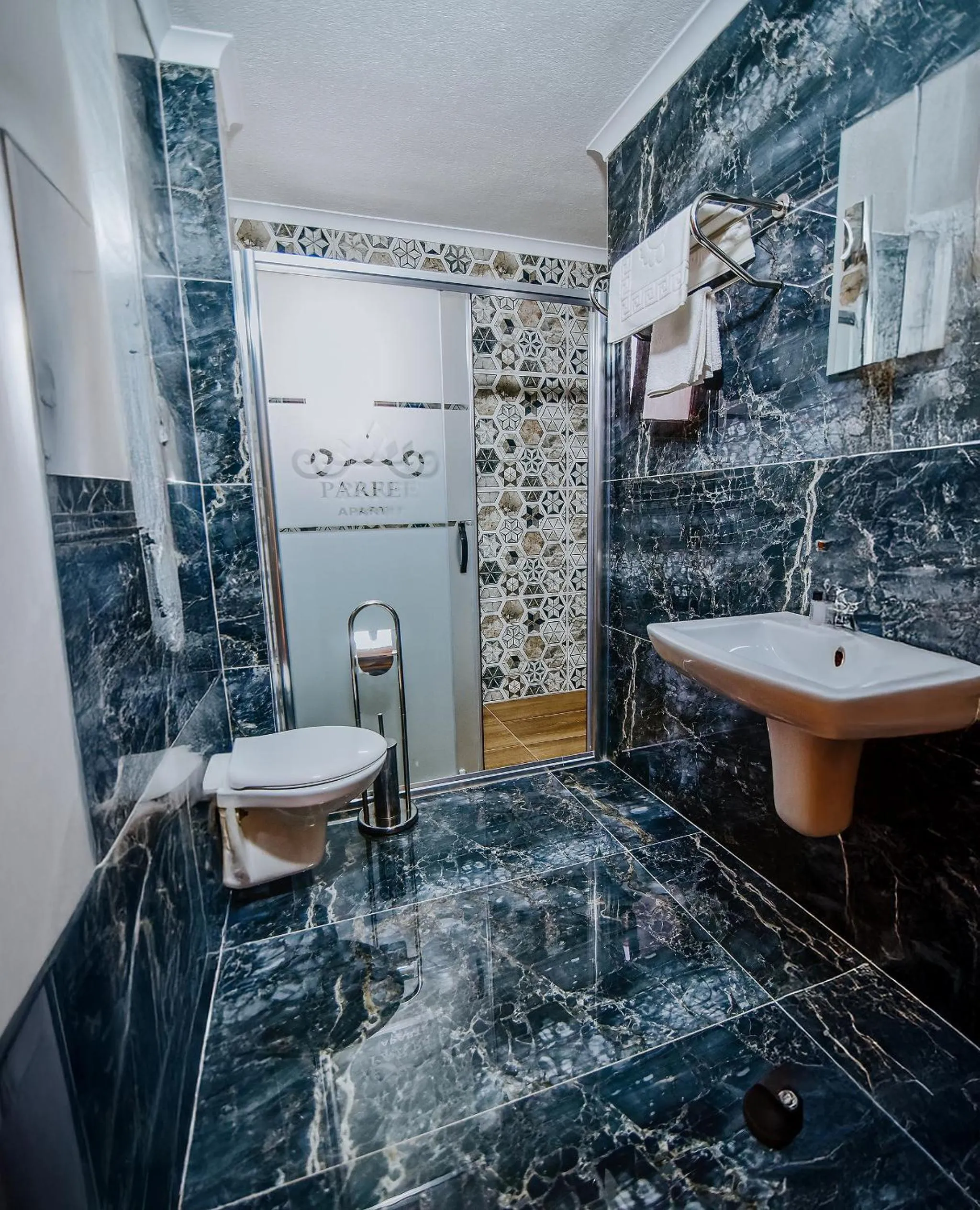 Shower in Parfe Apart