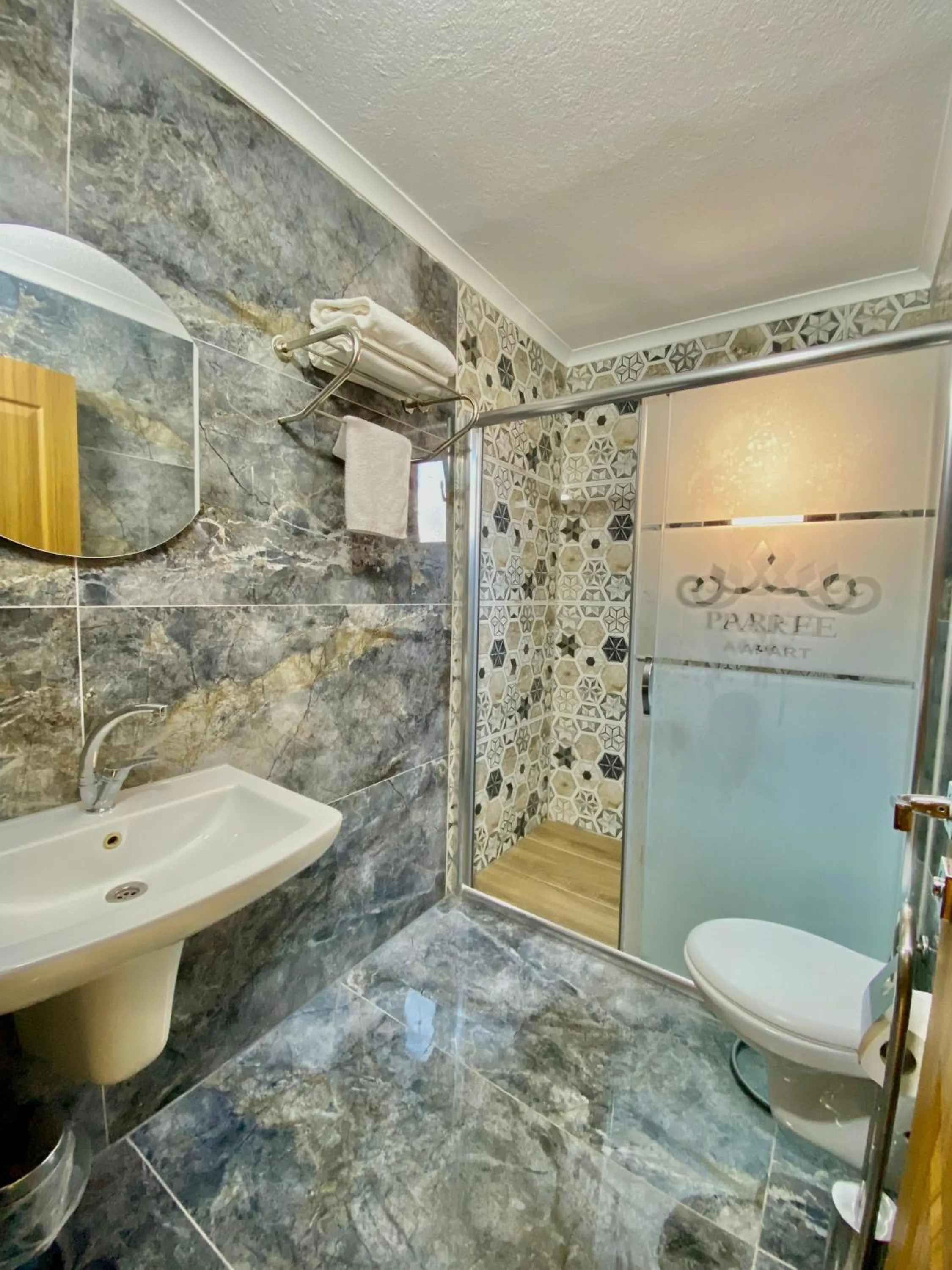 Shower in Parfe Apart