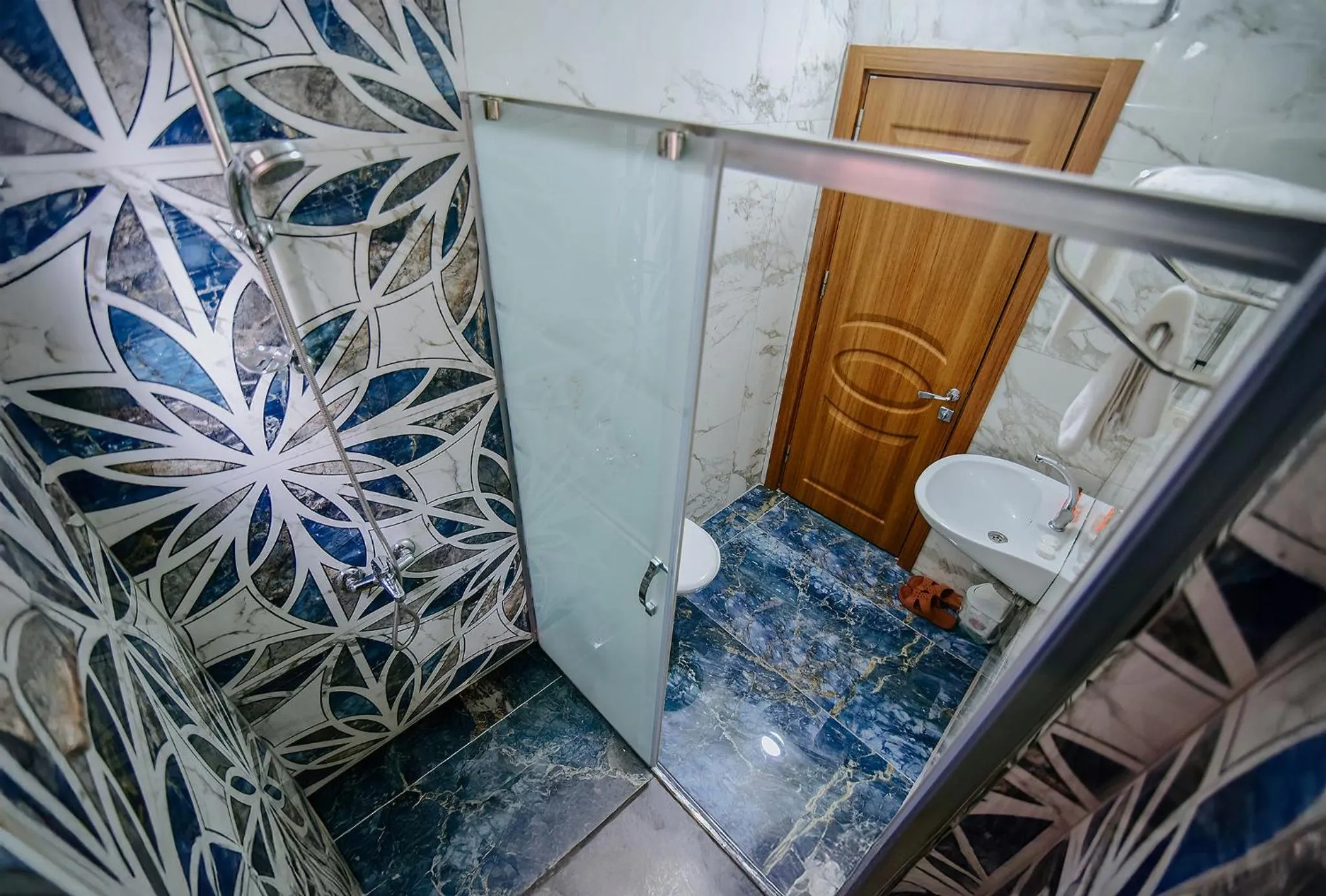 Shower in Parfe Apart