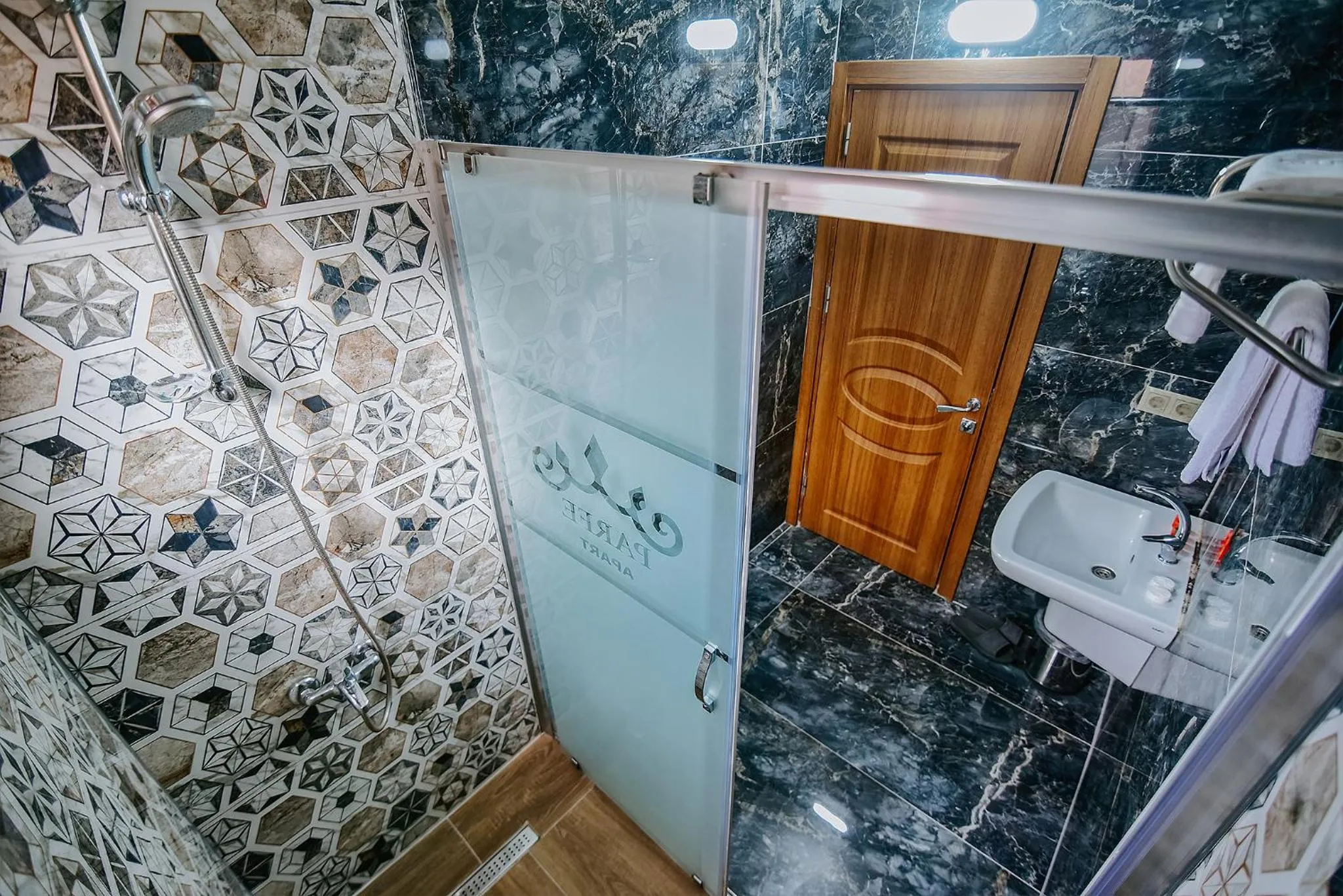 Shower in Parfe Apart