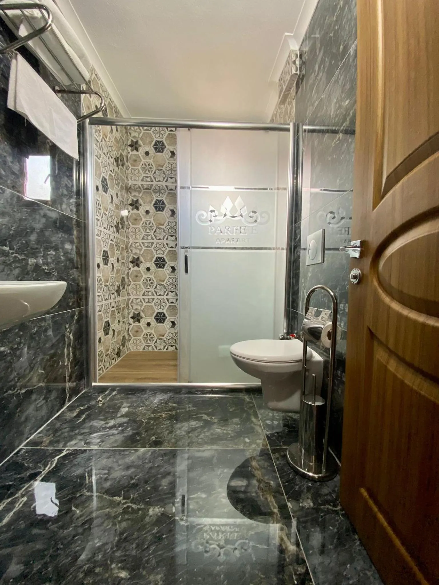 Shower in Parfe Apart