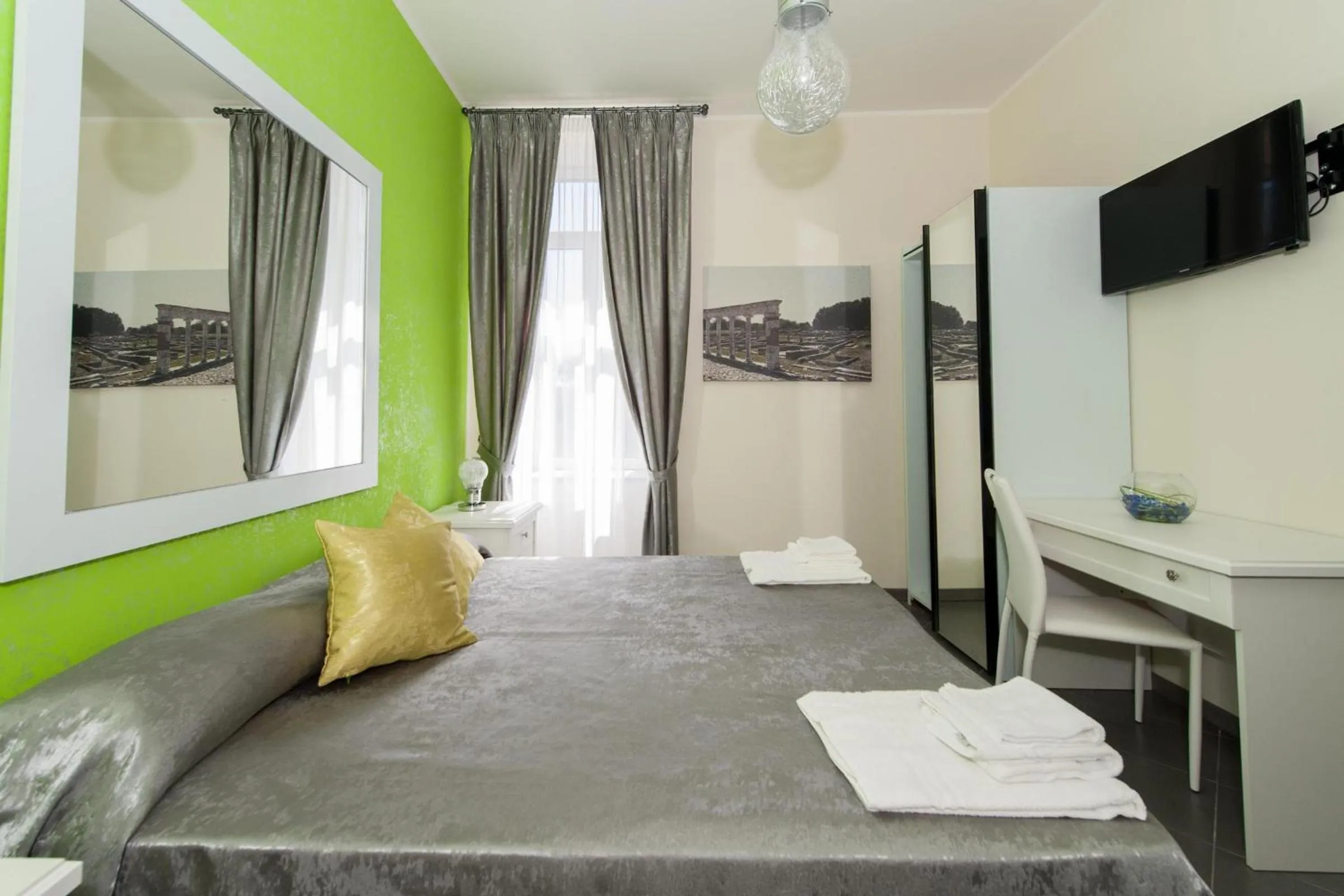 Bedroom, Bed in Il Postiglione Hotel - Sala Ricevimenti Minturno