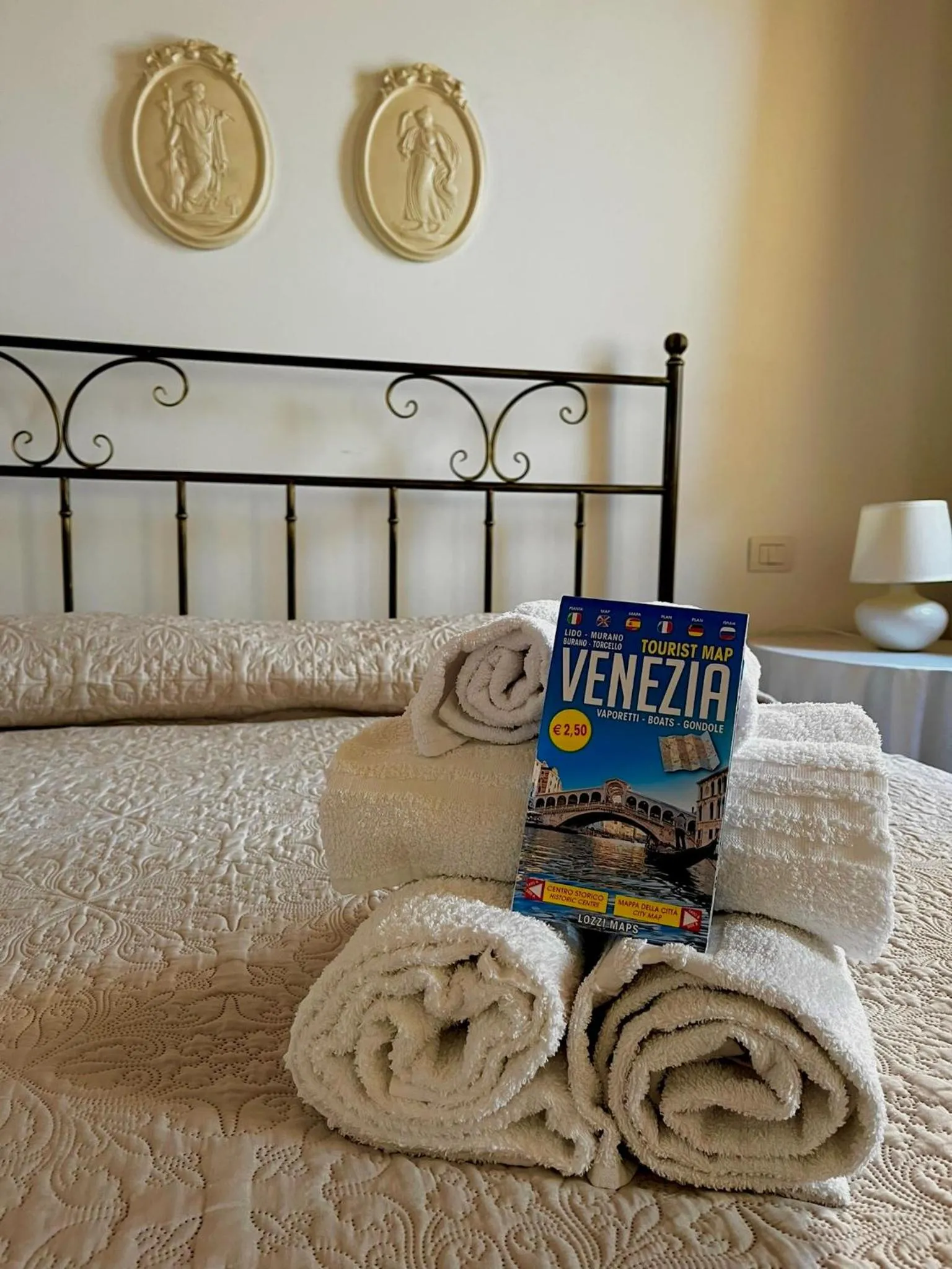 Decorative detail, Bed in Al Piccolo Clarin