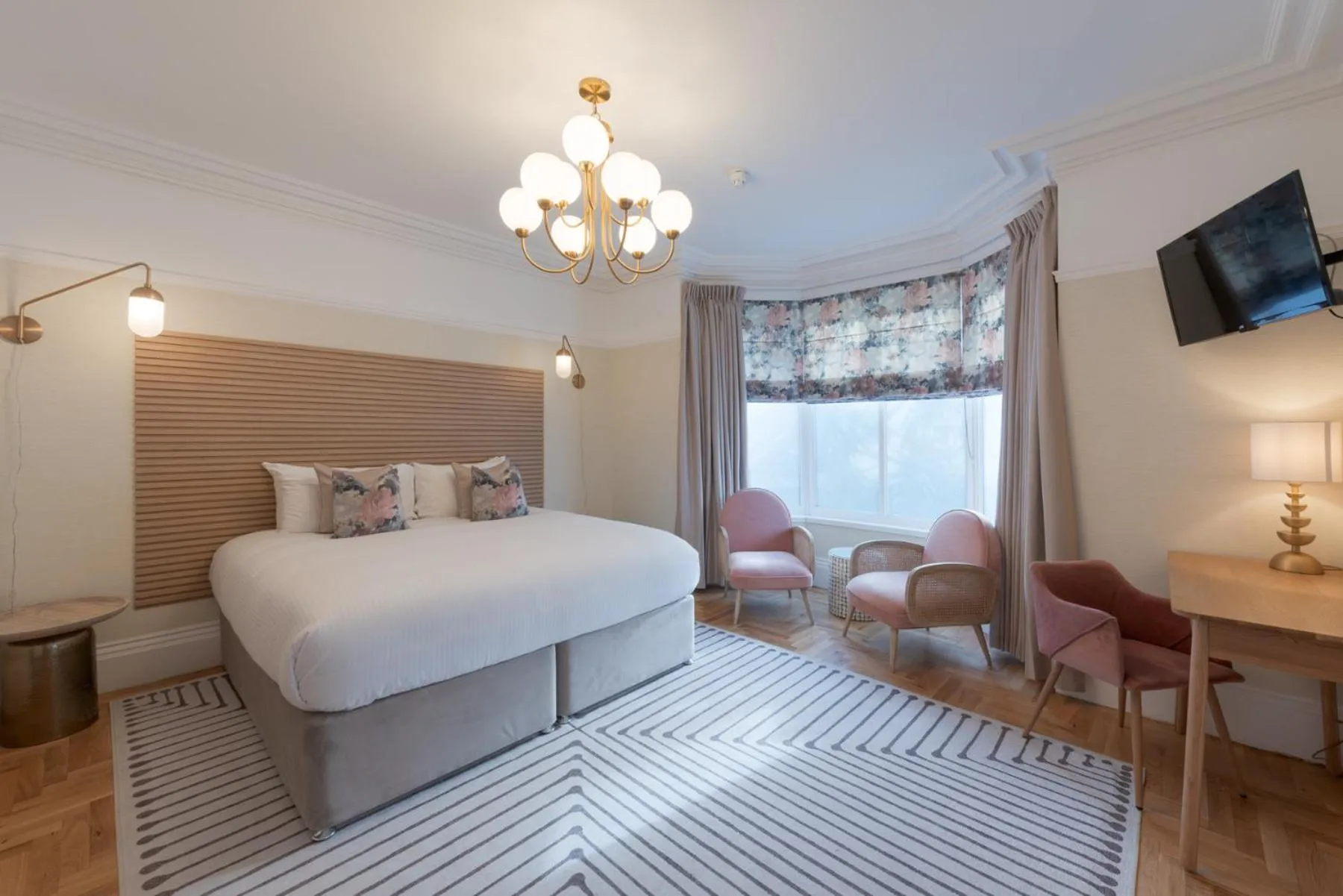 Bed in Florence House Boutique Hotel and Restaurant