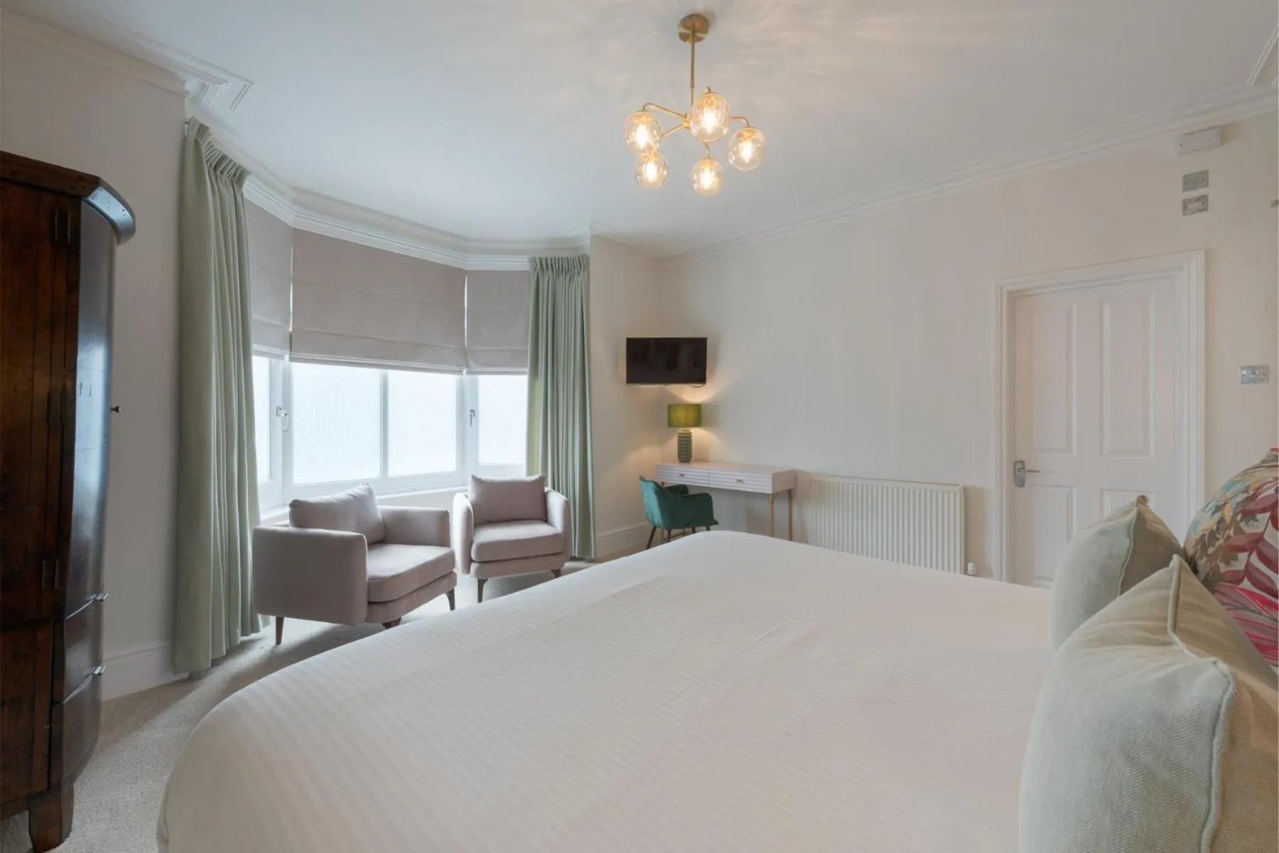 Living room, Bed in Florence House Boutique Hotel and Restaurant