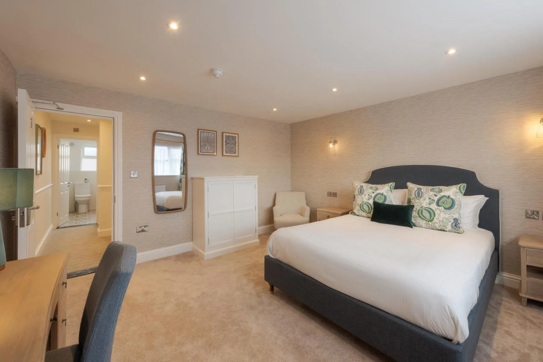 Bed in Florence House Boutique Hotel and Restaurant