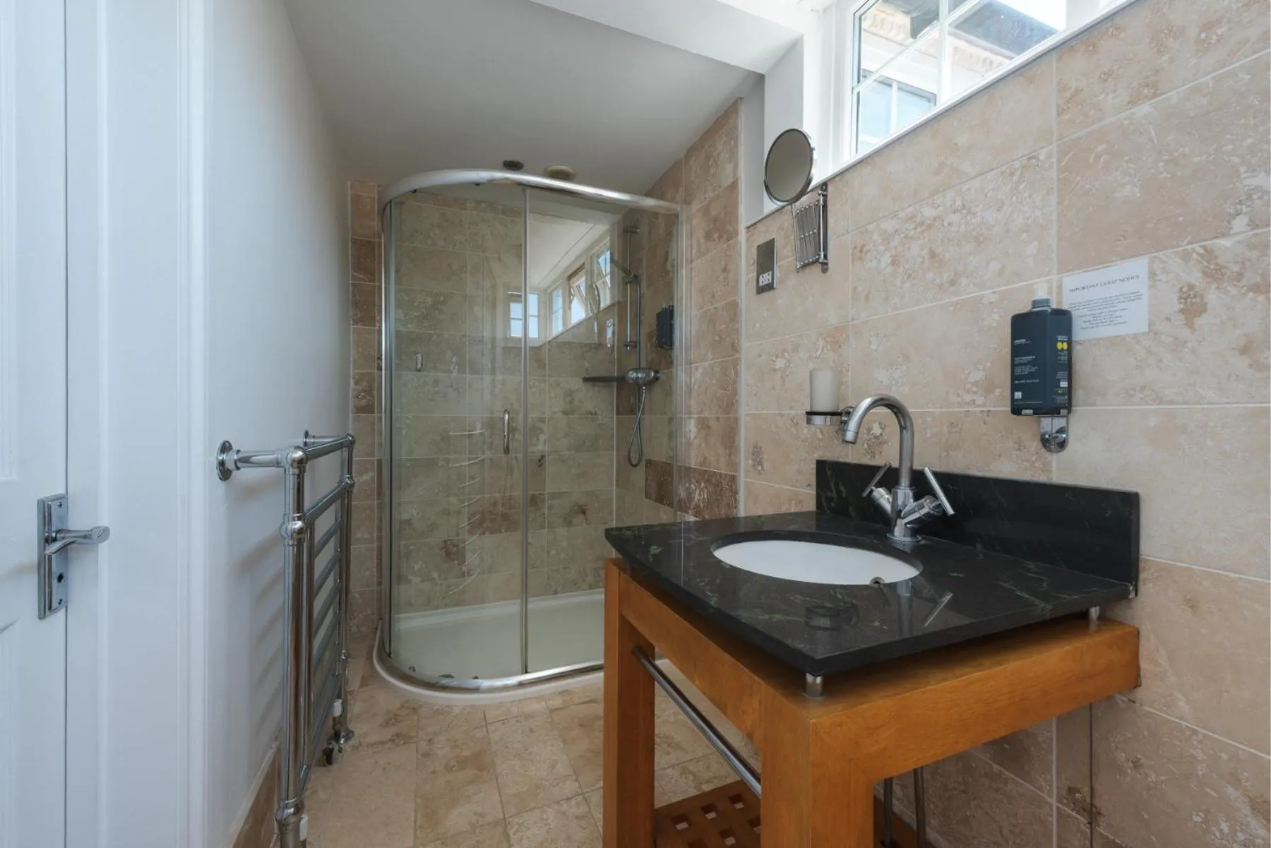 Bathroom in Florence House Boutique Hotel and Restaurant