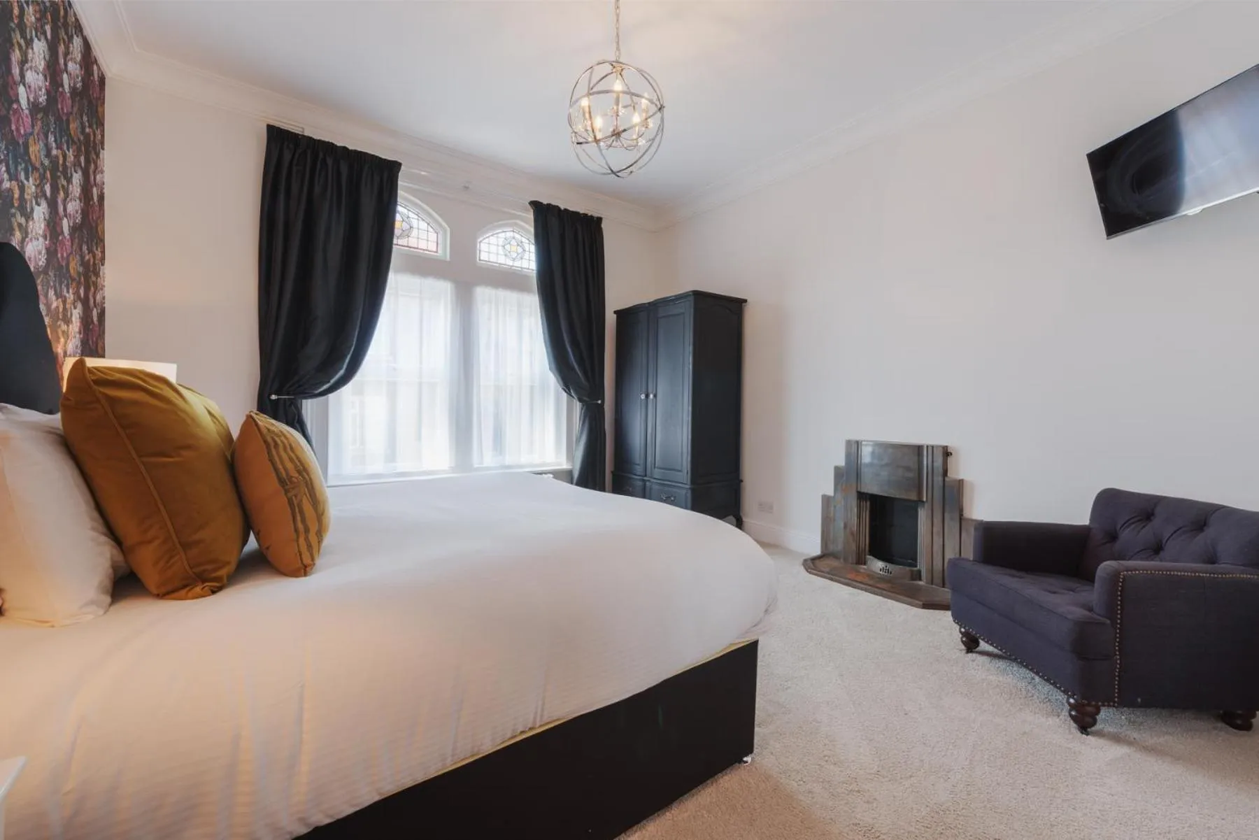 Bed in Florence House Boutique Hotel and Restaurant