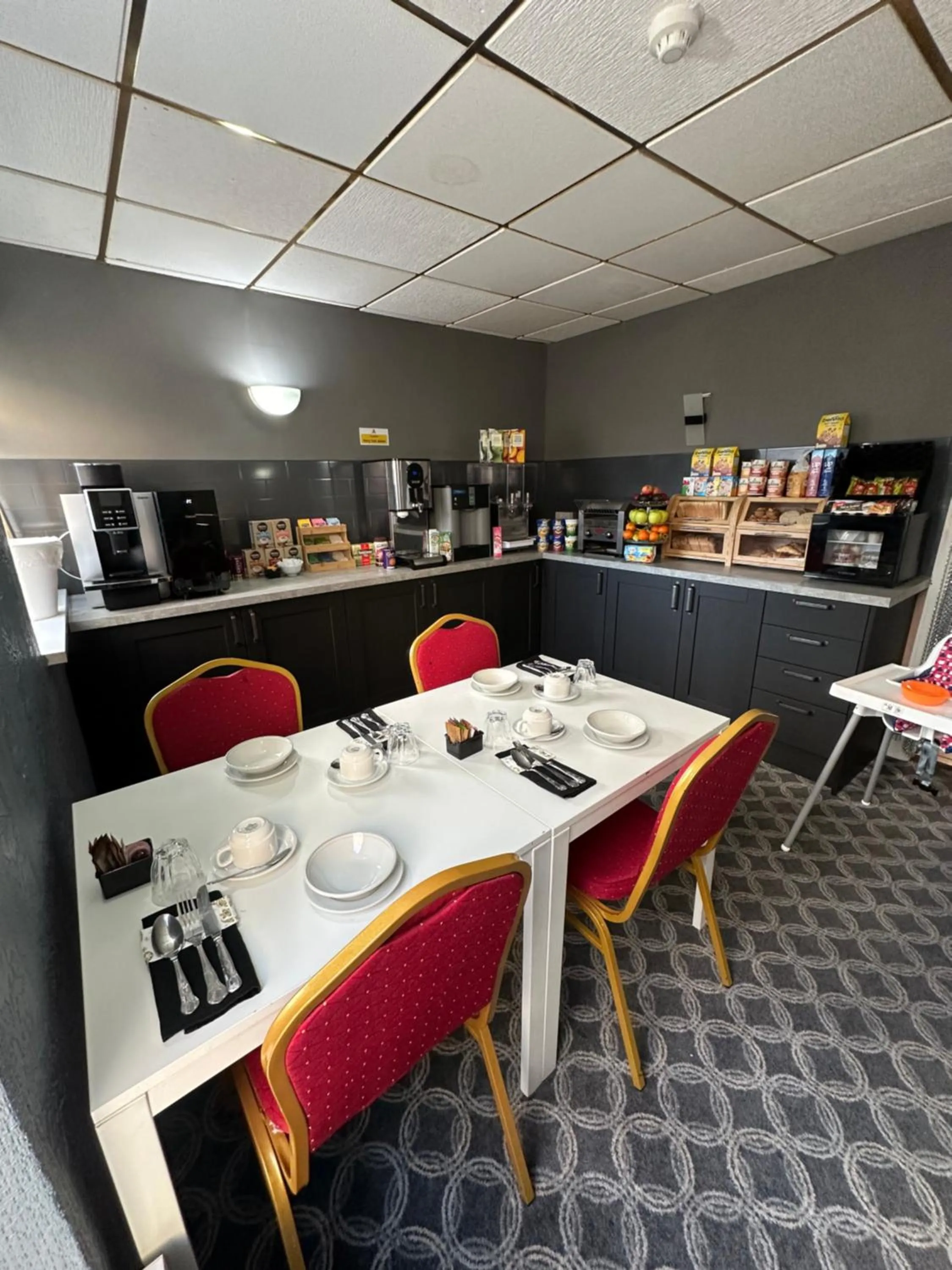 Coffee/tea facilities in The Villa Hotel