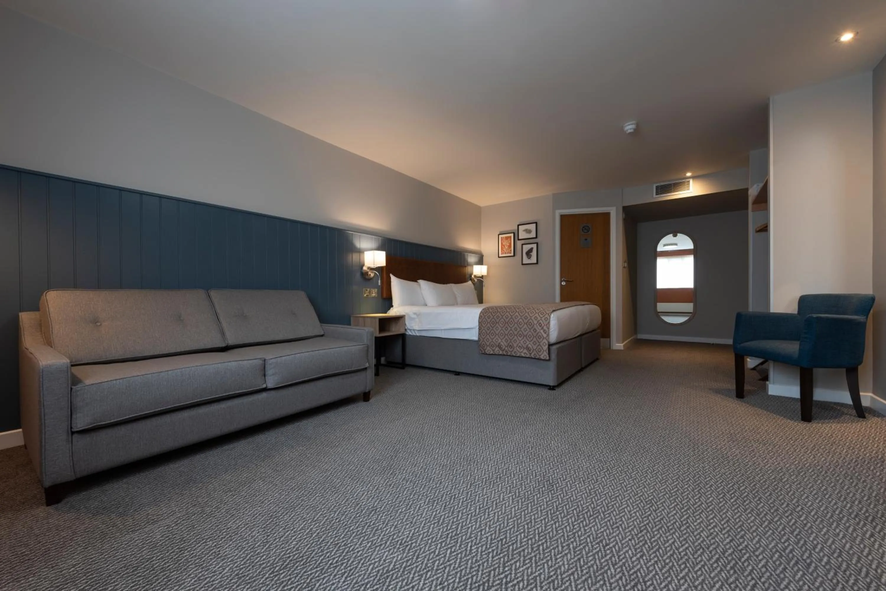 Bedroom, Bed in Wilmslow Lodge