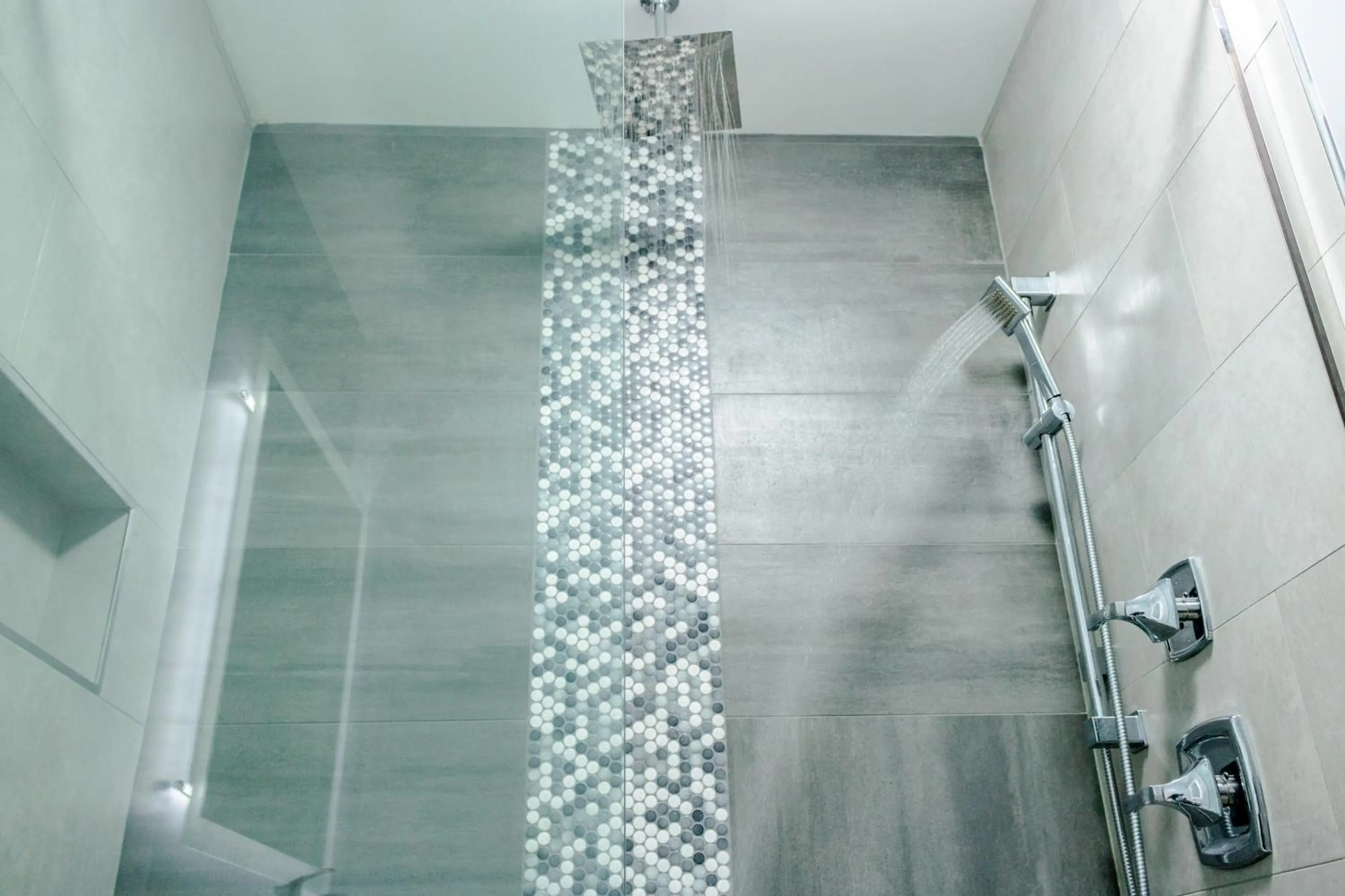 Shower in Admiral's Inn on Tybee Island