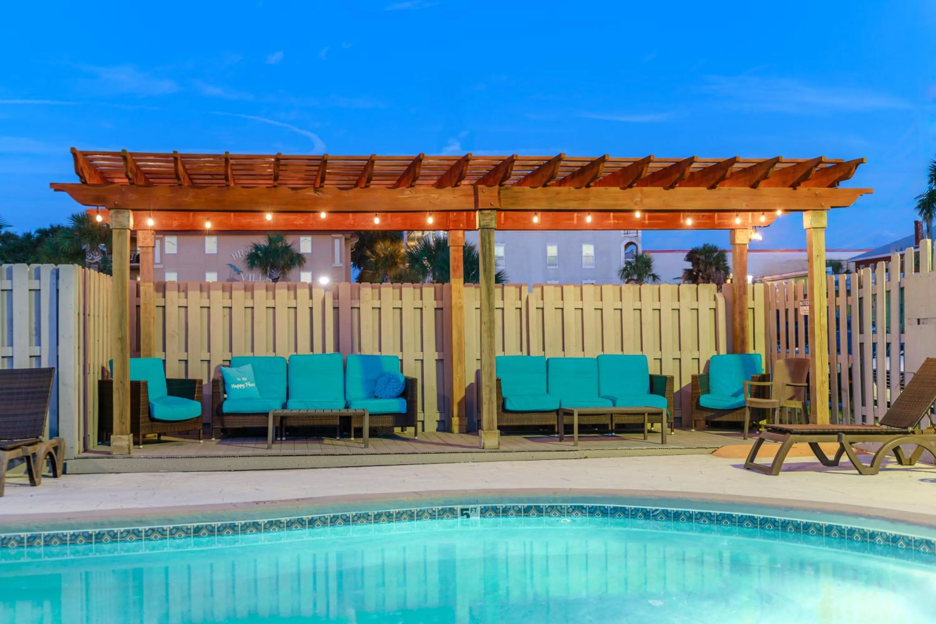 Swimming pool in Admiral's Inn on Tybee Island