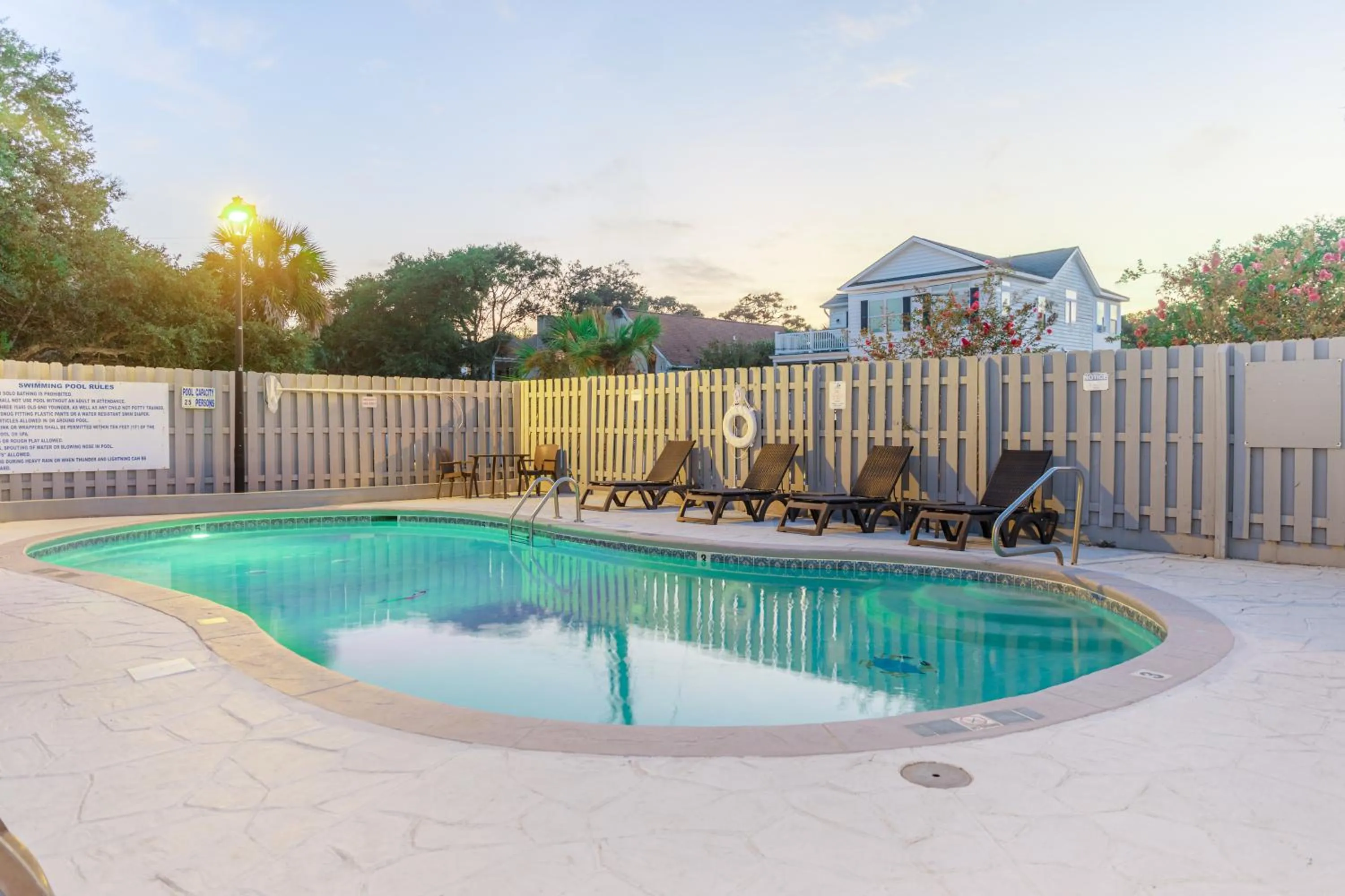 Swimming pool in Admiral's Inn on Tybee Island
