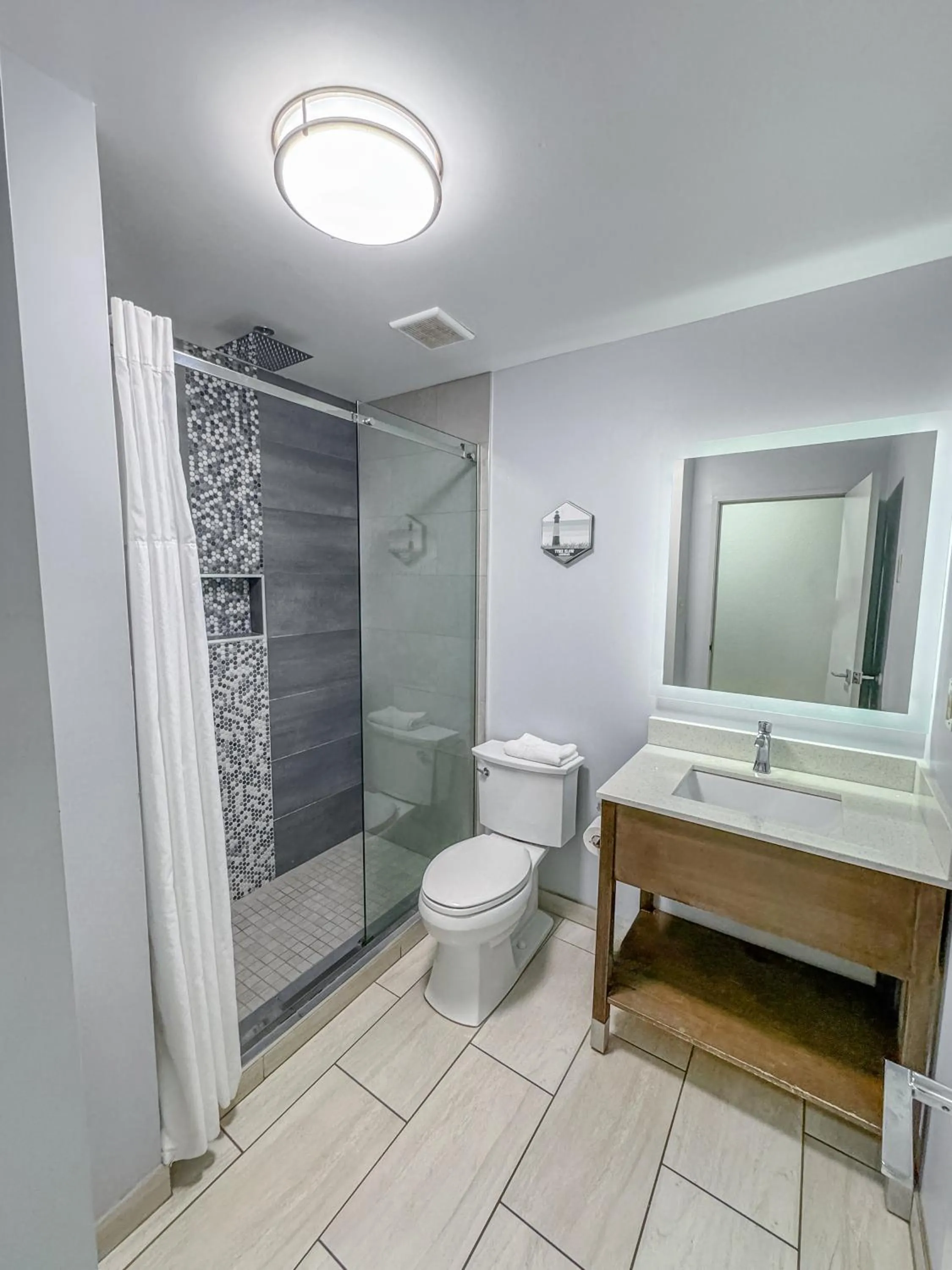 Shower in Admiral's Inn on Tybee Island