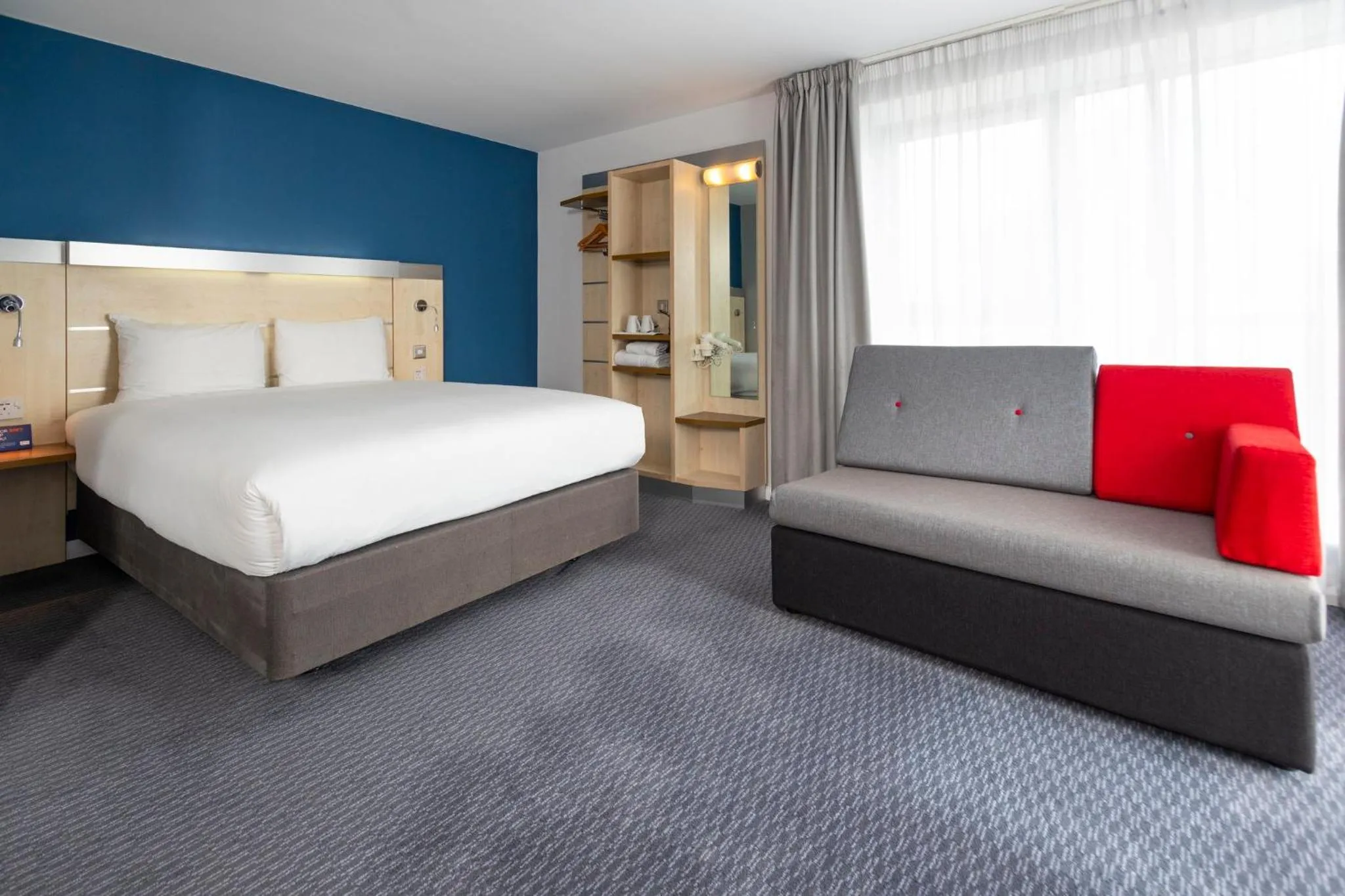 Photo of the whole room, Bed in Holiday Inn Express Swindon City Centre by IHG